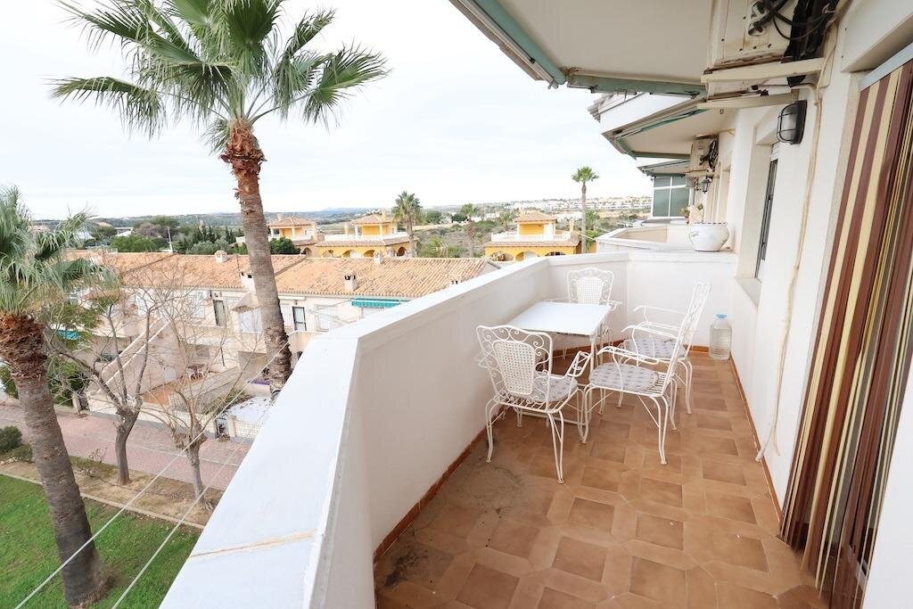 1-Bedroom Apartment in Cabo Roig, Orihuela Costa - Image 9