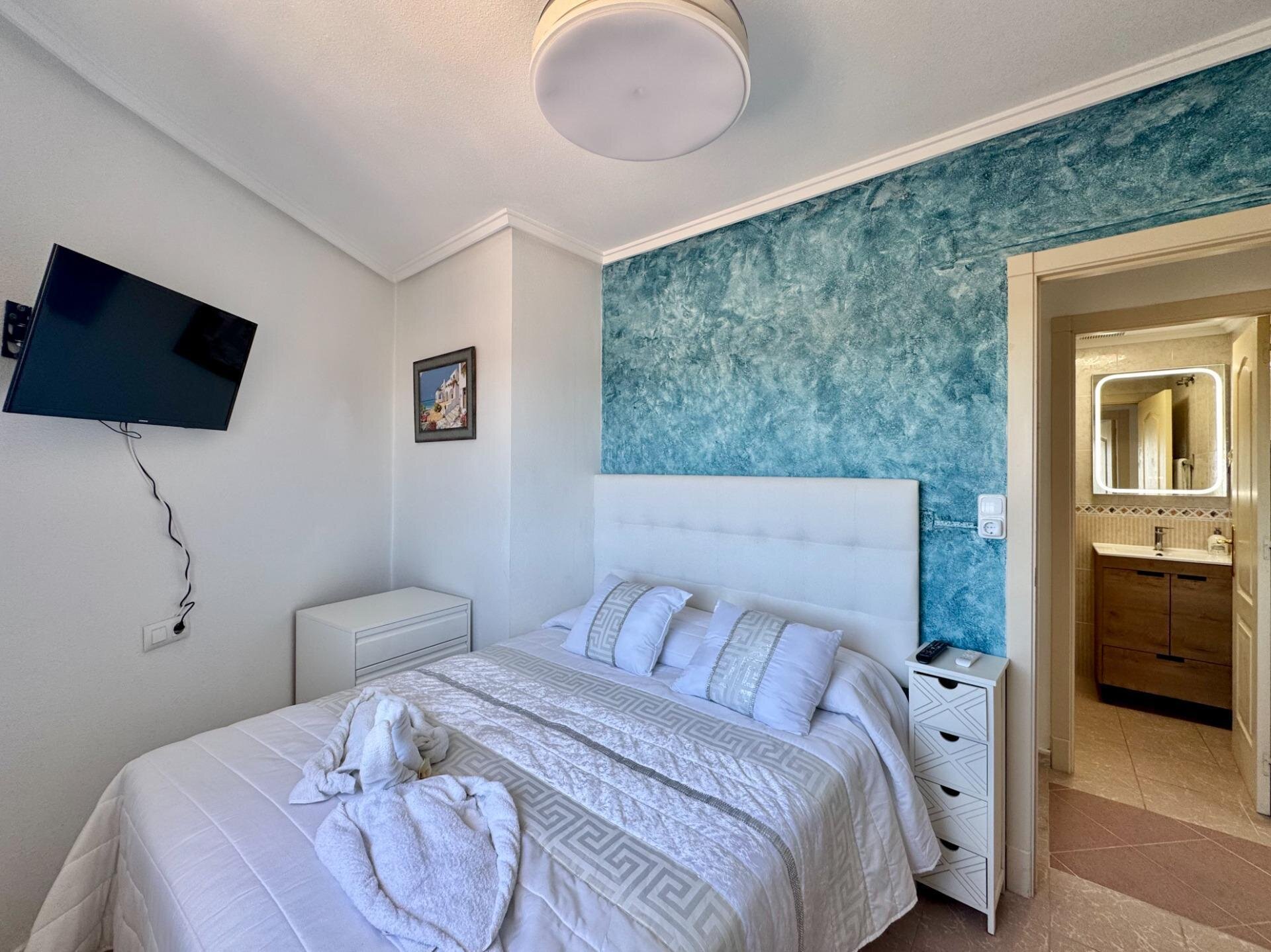 2-Bedroom Apartment in Gaspar Perrelló, Torrevieja - Image 12