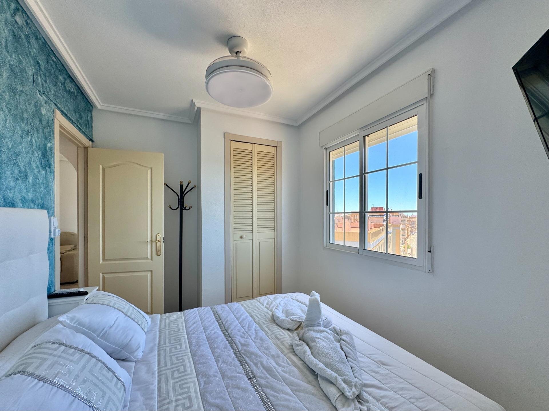 2-Bedroom Apartment in Gaspar Perrelló, Torrevieja - Image 14