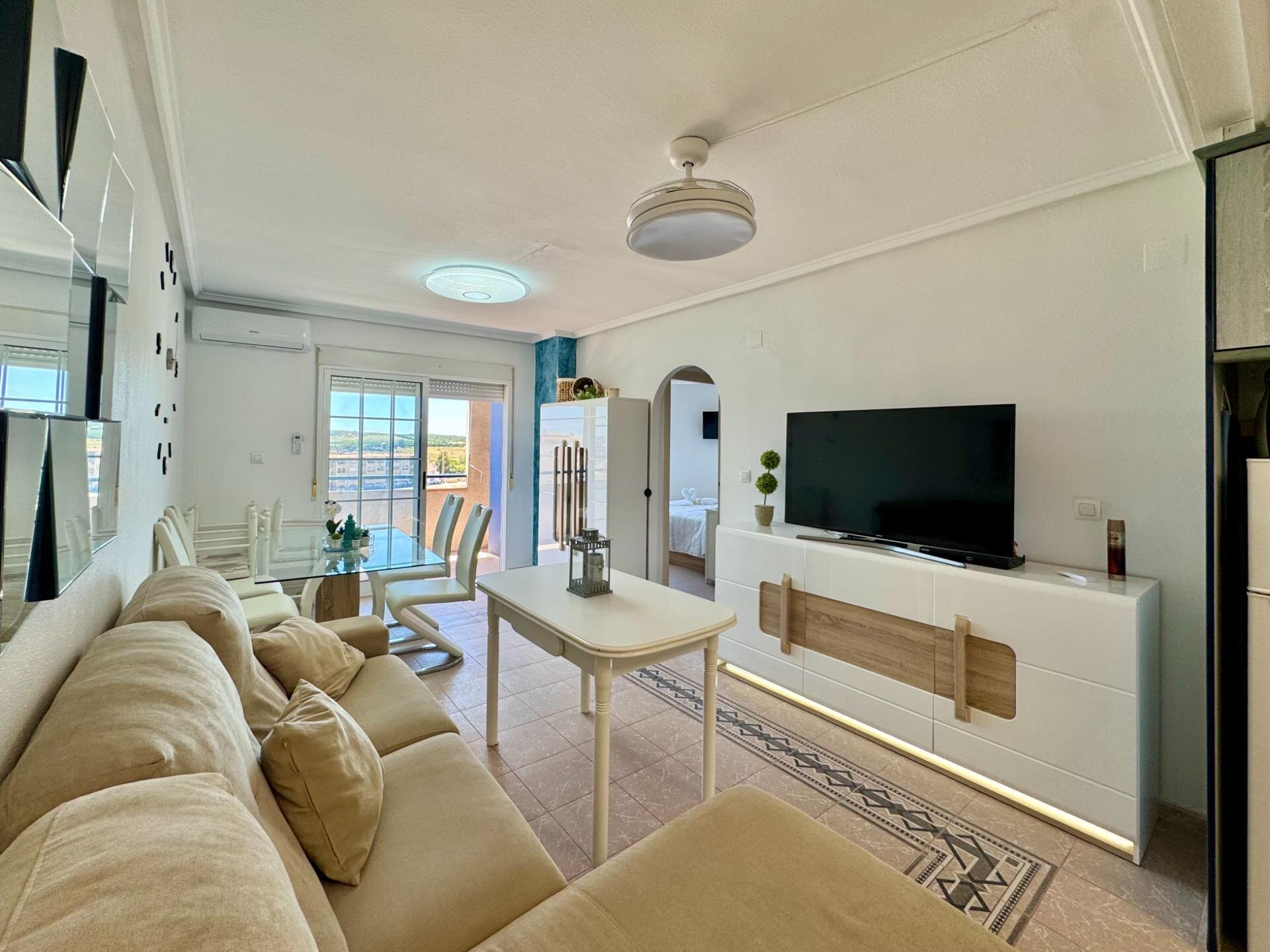 2-Bedroom Apartment in Gaspar Perrelló, Torrevieja - Image 17