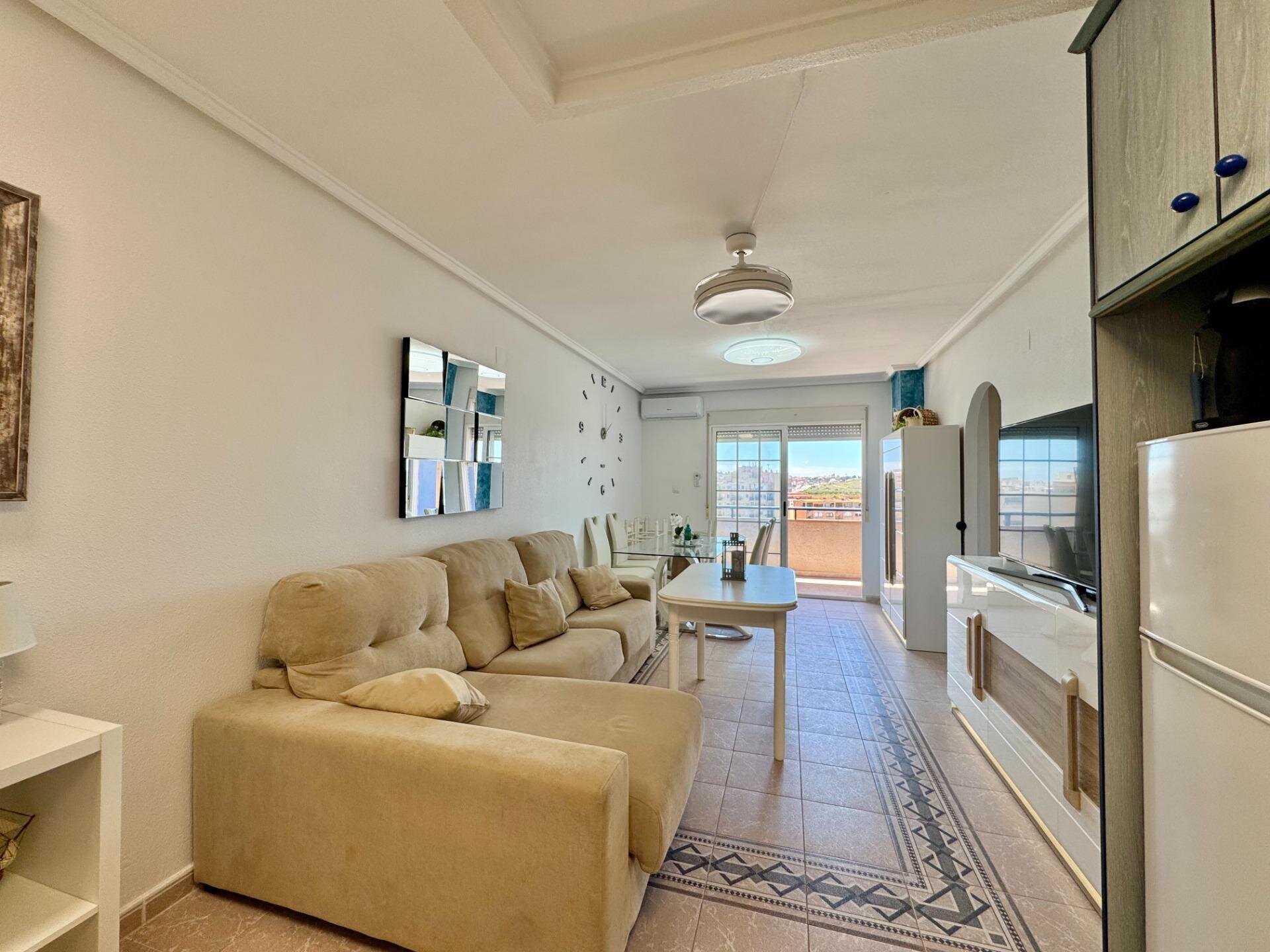 2-Bedroom Apartment in Gaspar Perrelló, Torrevieja - Image 22