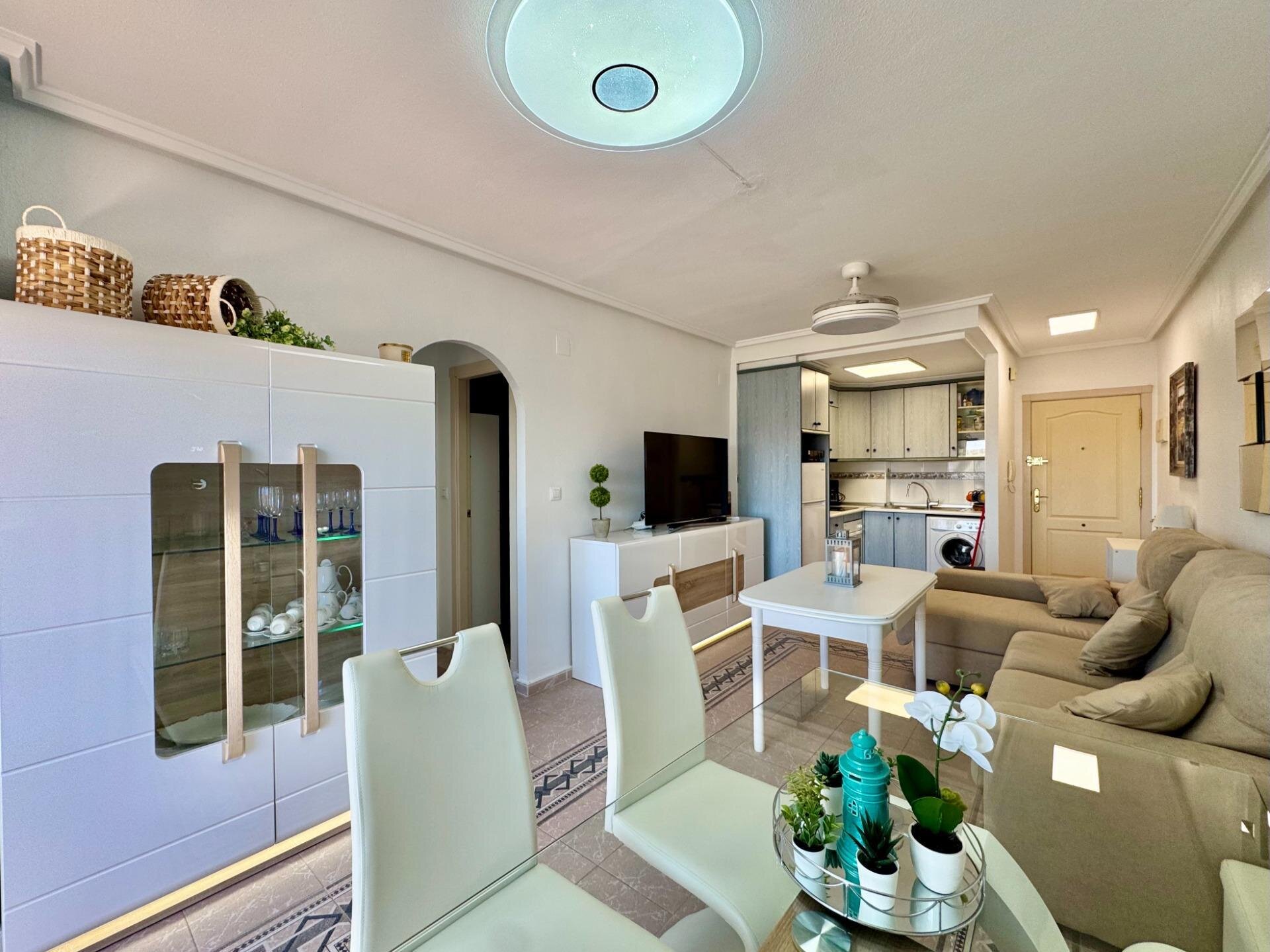 2-Bedroom Apartment in Gaspar Perrelló, Torrevieja - Image 23