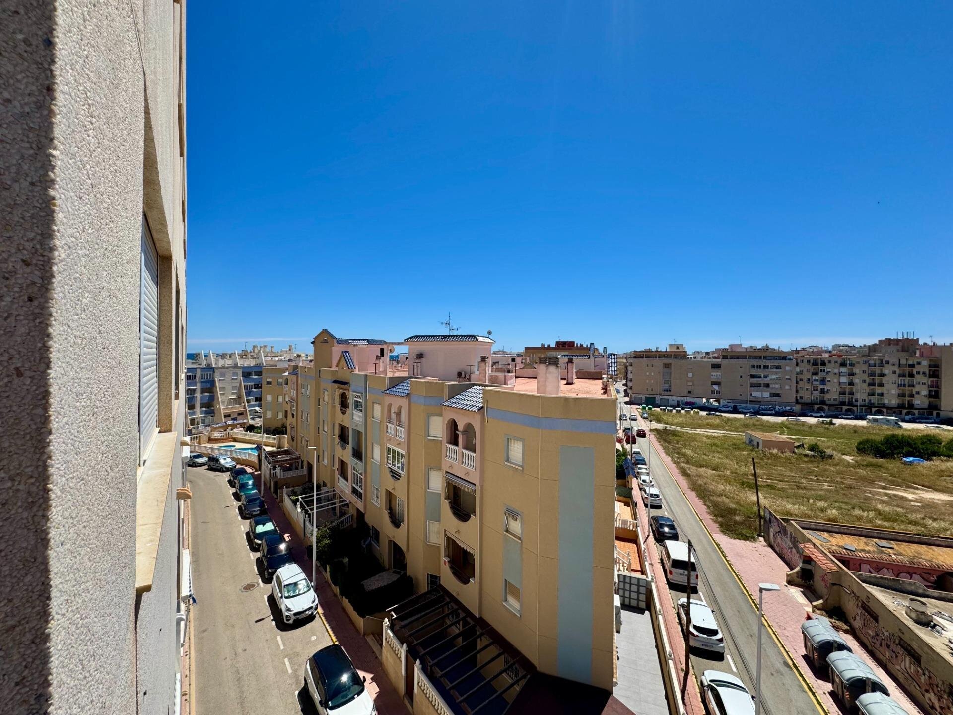 2-Bedroom Apartment in Gaspar Perrelló, Torrevieja - Image 28