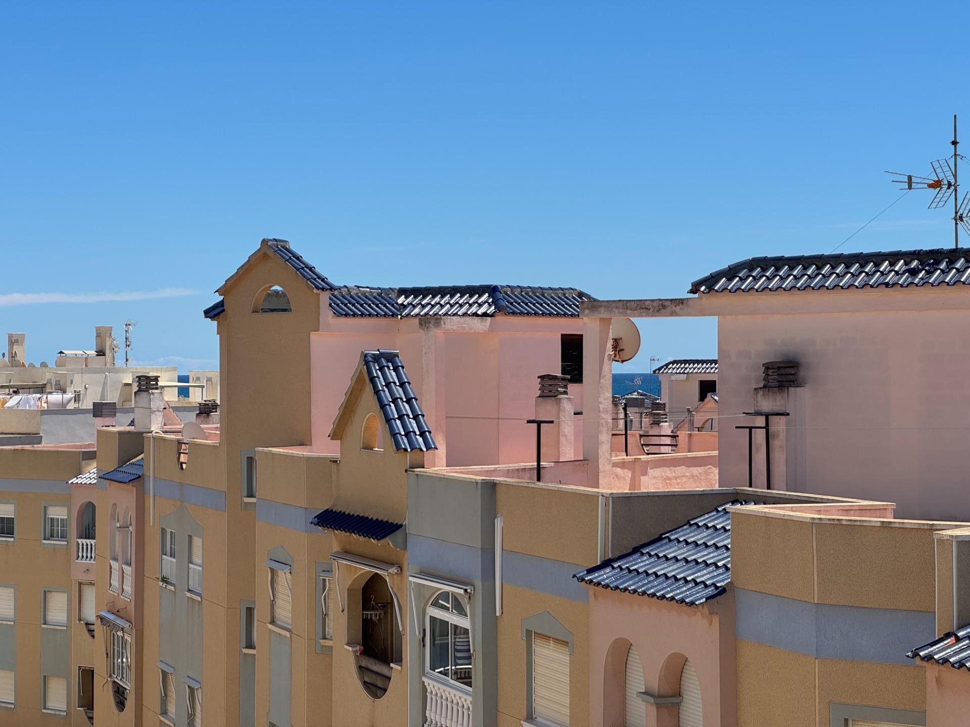 2-Bedroom Apartment in Gaspar Perrelló, Torrevieja - Image 29