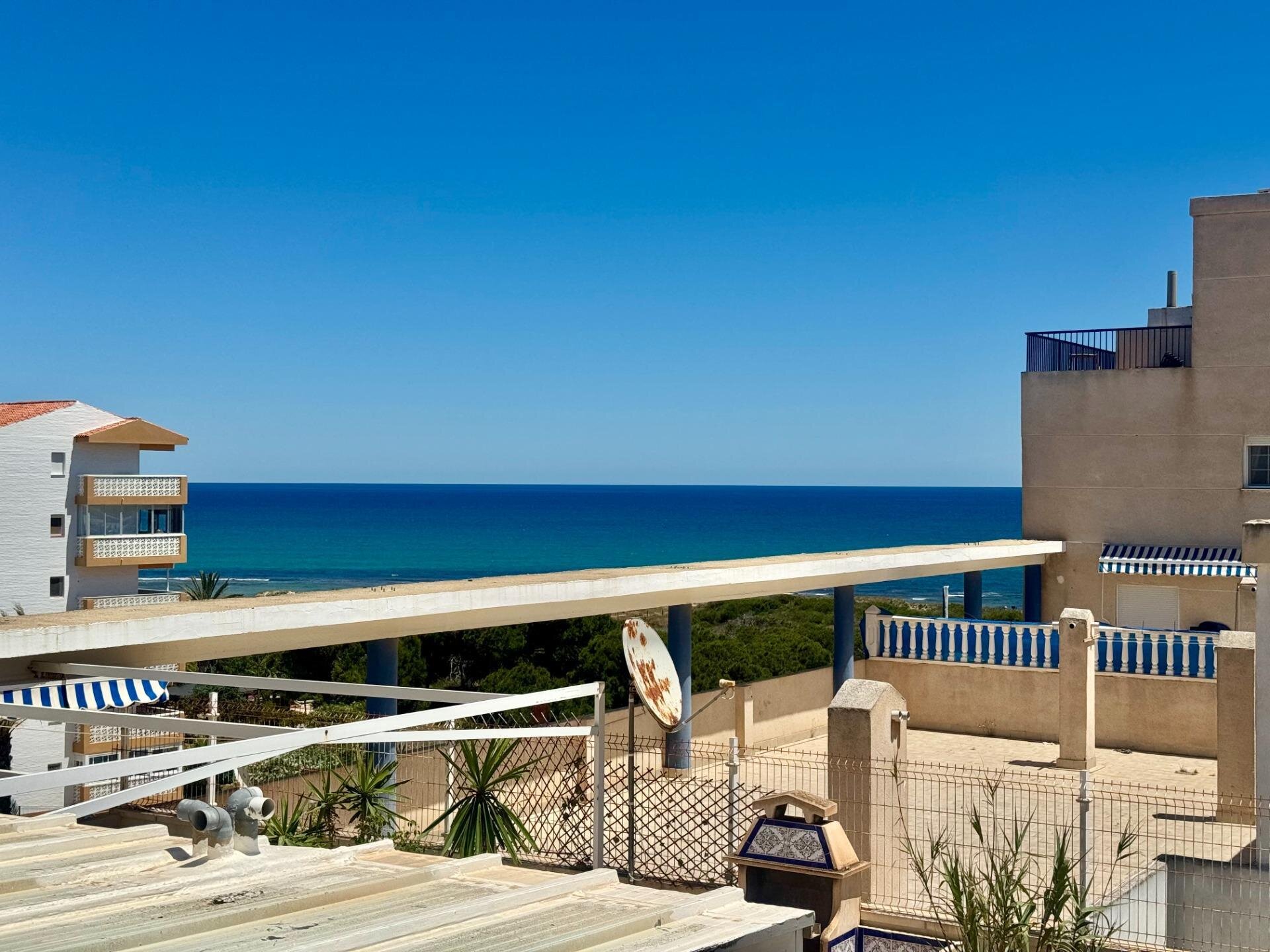 2-Bedroom Apartment in Gaspar Perrelló, Torrevieja - Image 30