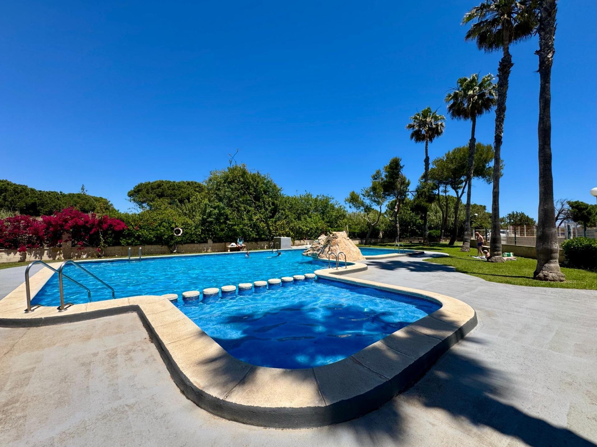 2-Bedroom Apartment in Gaspar Perrelló, Torrevieja - Image 33