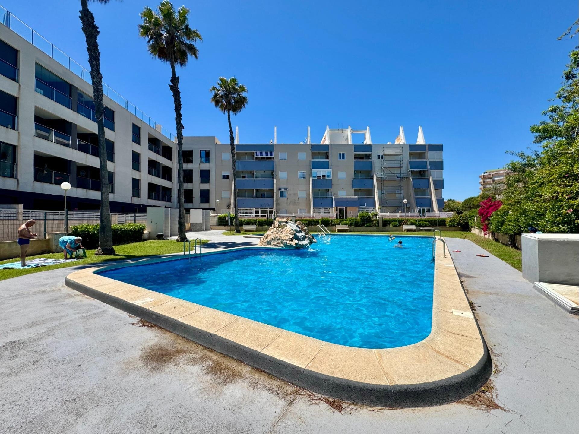2-Bedroom Apartment in Gaspar Perrelló, Torrevieja - Image 35