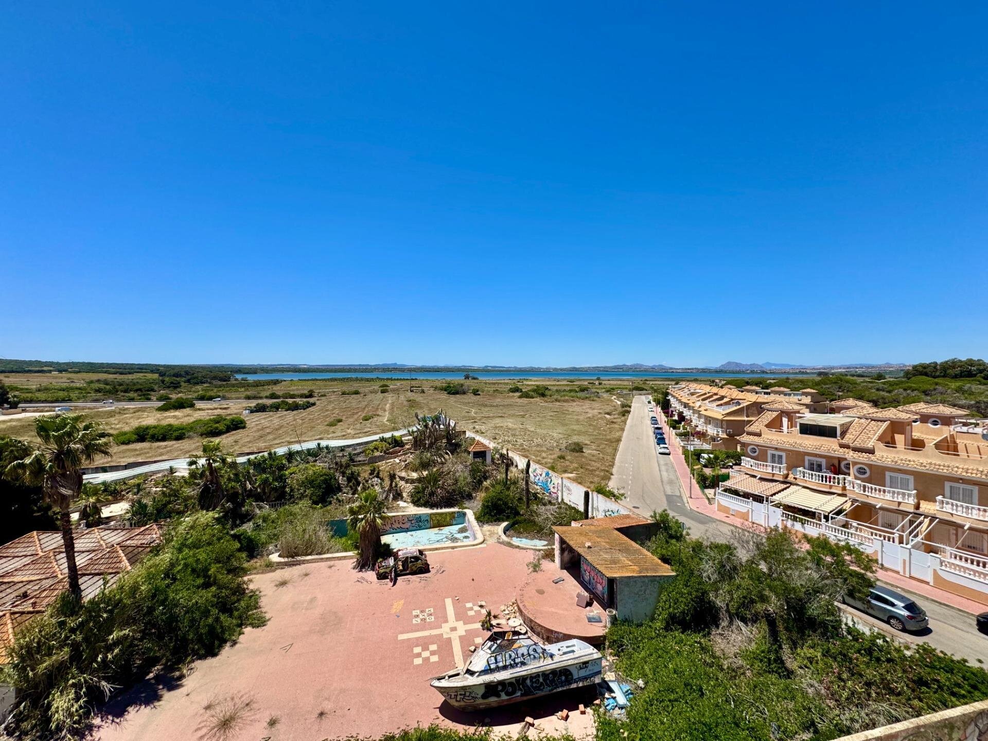 2-Bedroom Apartment in Gaspar Perrelló, Torrevieja - Image 39