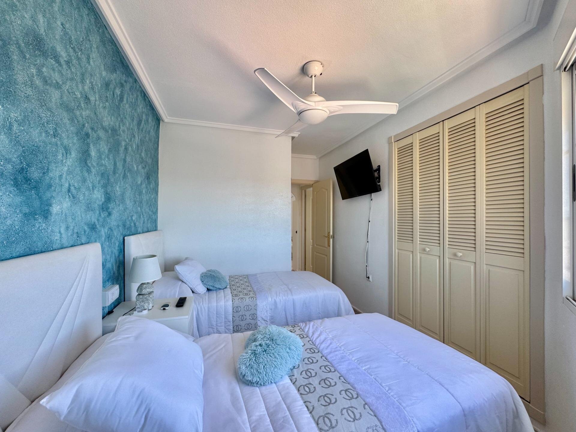 2-Bedroom Apartment in Gaspar Perrelló, Torrevieja - Image 8
