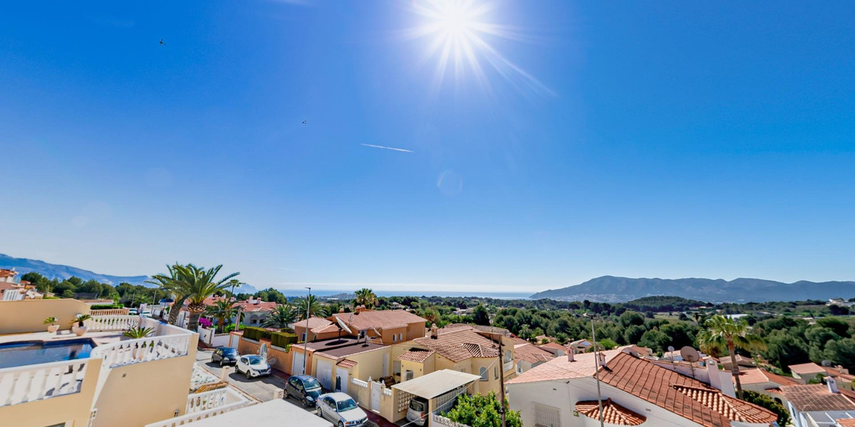 3-Bedroom Detached House in  L'Alfás del Pi | Sunny Casas... - Image 2