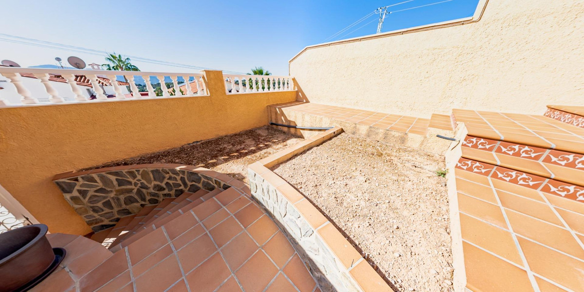 3-Bedroom Detached House in  L'Alfás del Pi | Sunny Casas... - Image 4