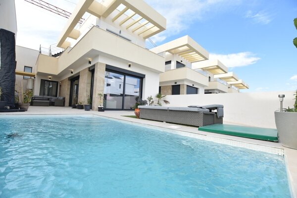 3-Bedroom Villa in Costa Blanca Sur, Los Montesinos