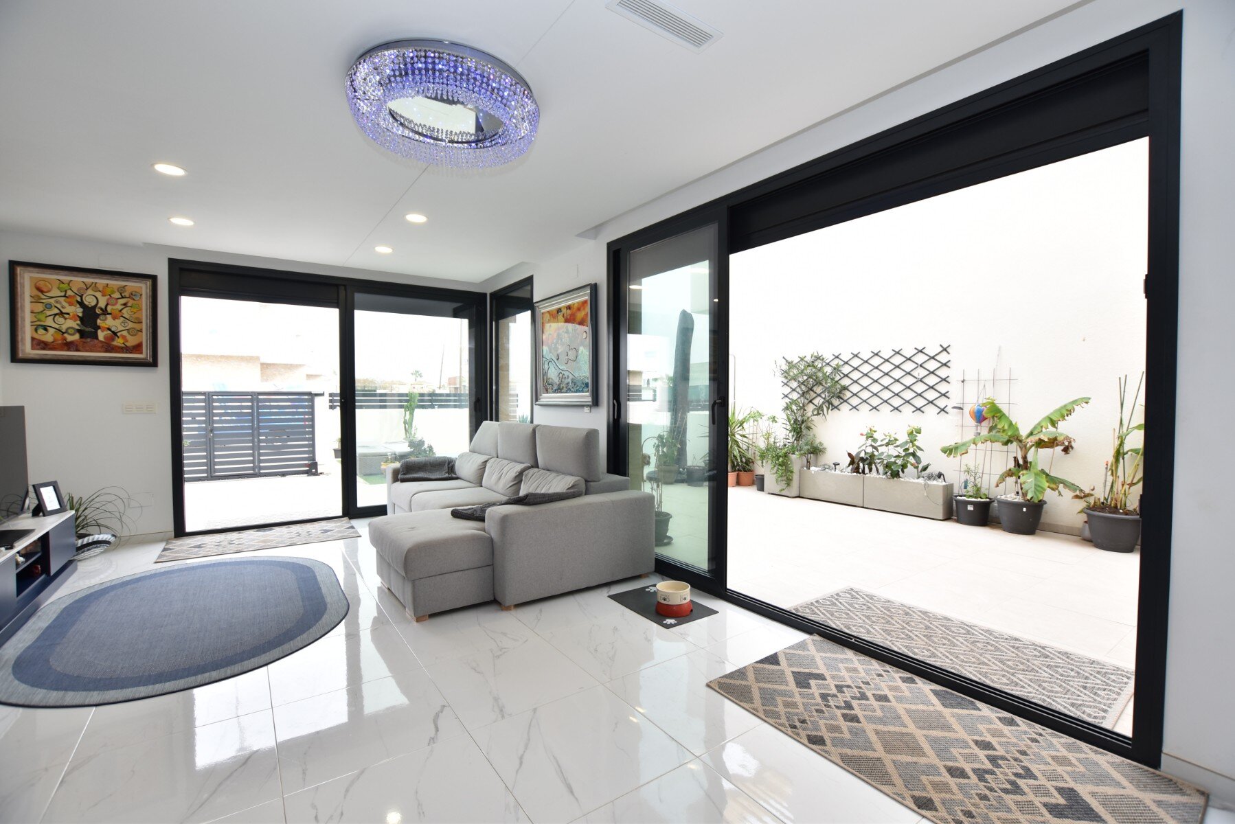 3-Bedroom Villa in Costa Blanca Sur, Los Montesinos - Image 9