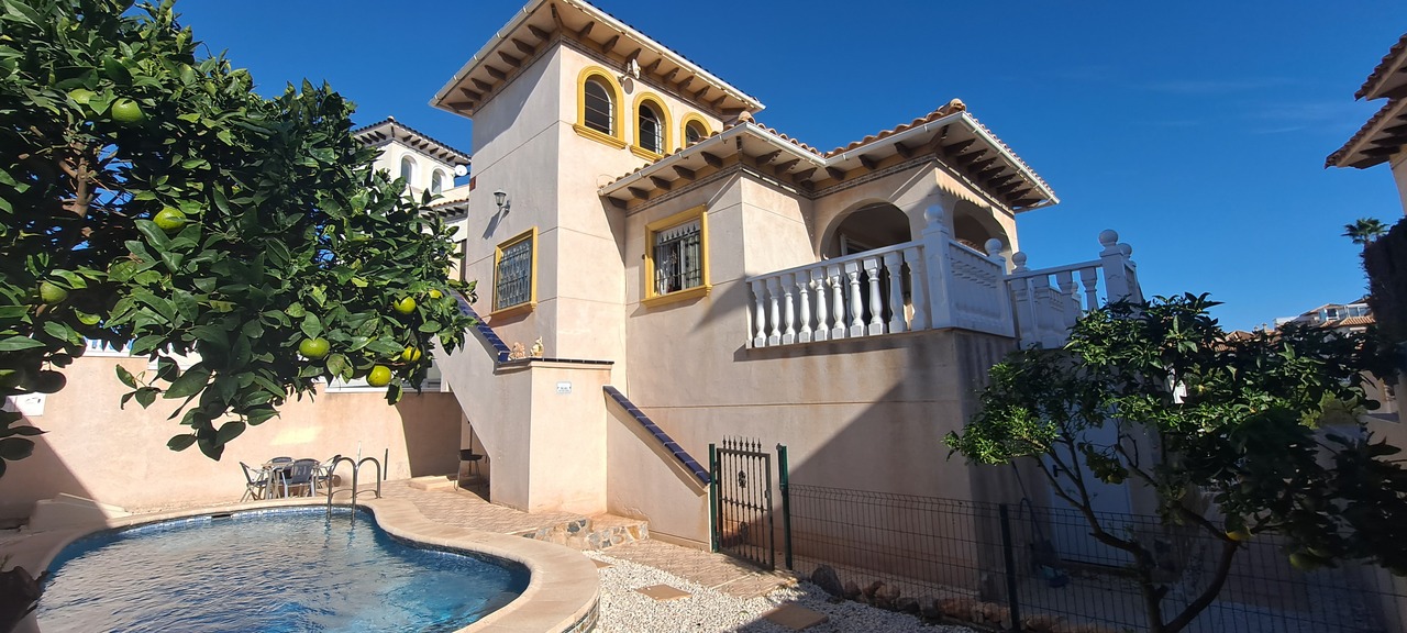 5-Bedroom Villa in La Zenia, Orihuela Costa - Image 1