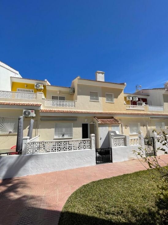 3-Bedroom House in Comunidad Valenciana, Almoradi - Image 23