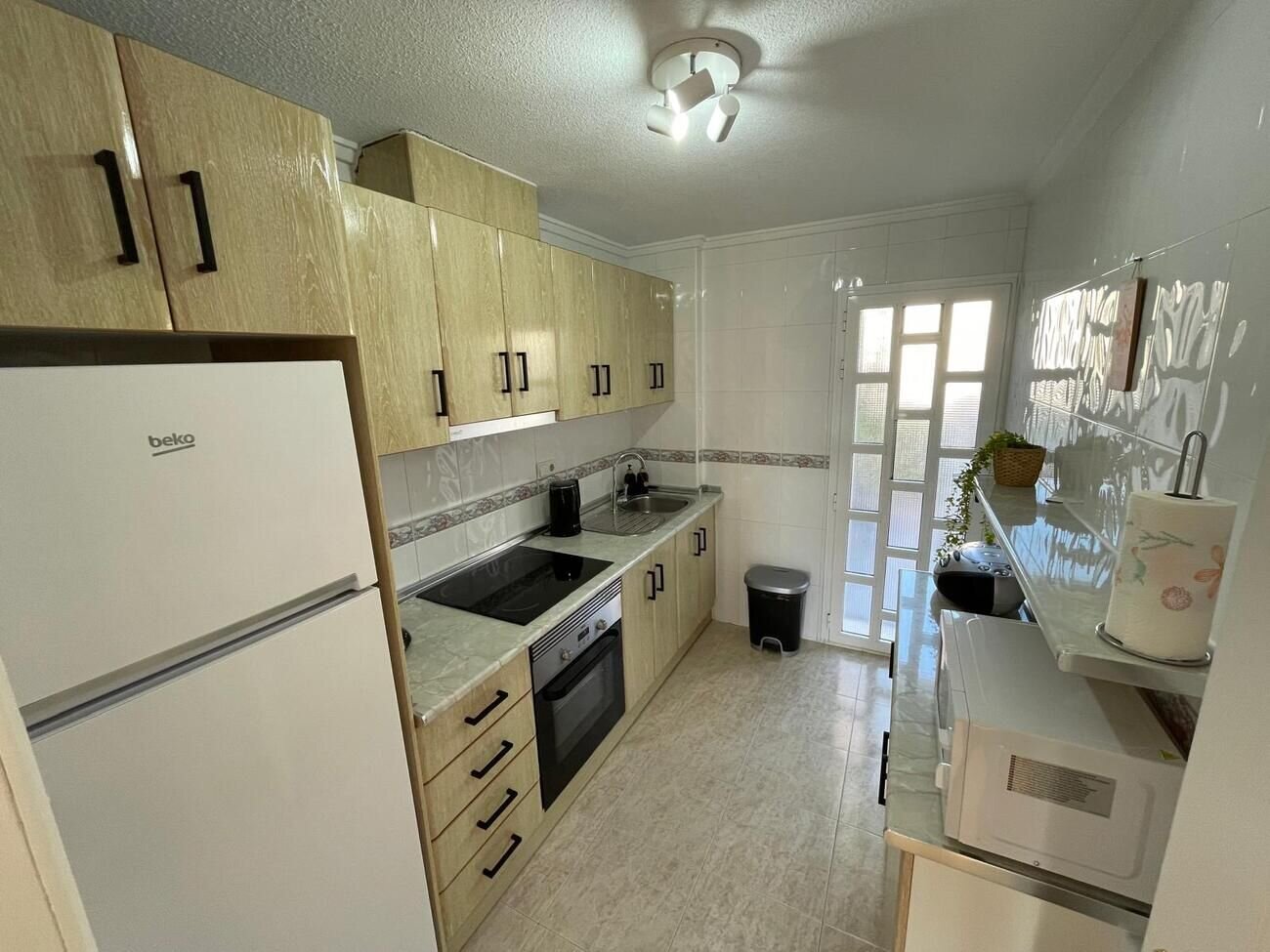 3-Bedroom House in Comunidad Valenciana, Almoradi - Image 8