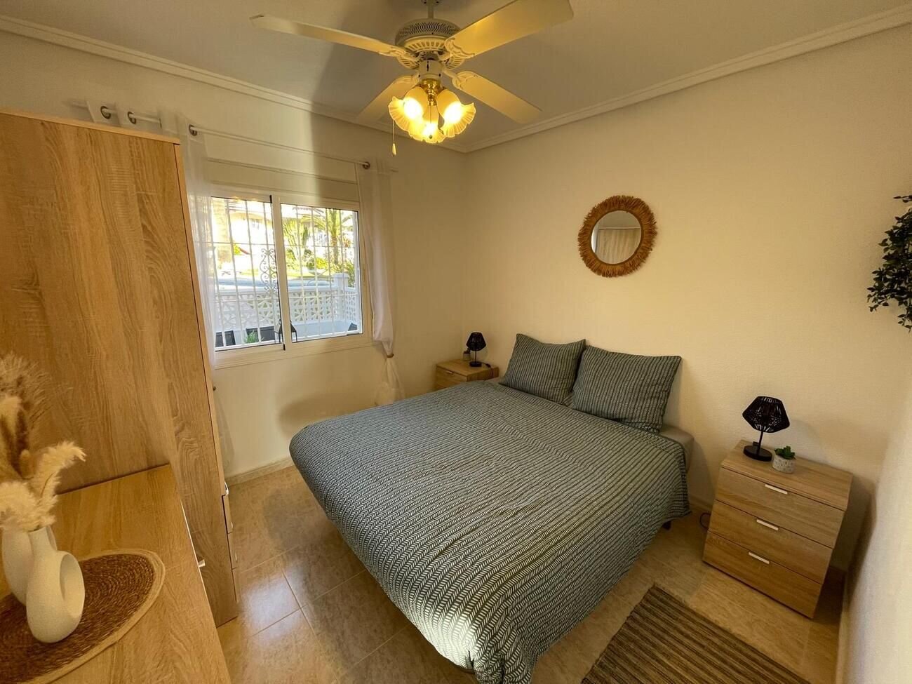 3-Bedroom House in Comunidad Valenciana, Almoradi - Image 9