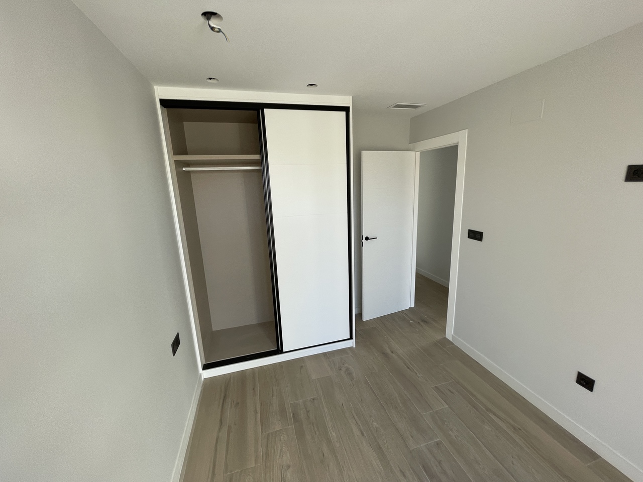 4-Bedroom Apartment in Zona Pueblo, Pilar de la Horadada - Image 19