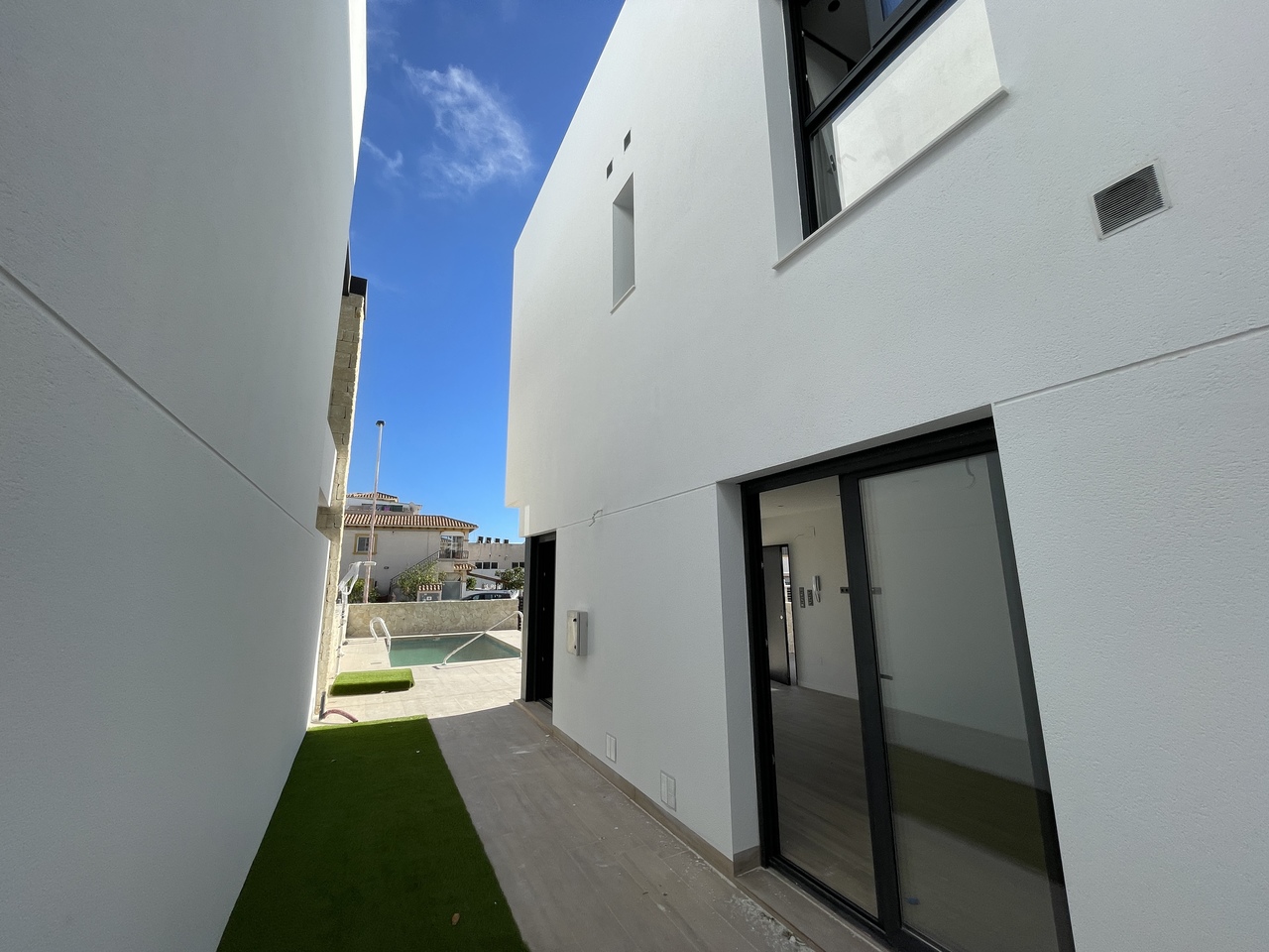 4-Bedroom Apartment in Zona Pueblo, Pilar de la Horadada - Image 5