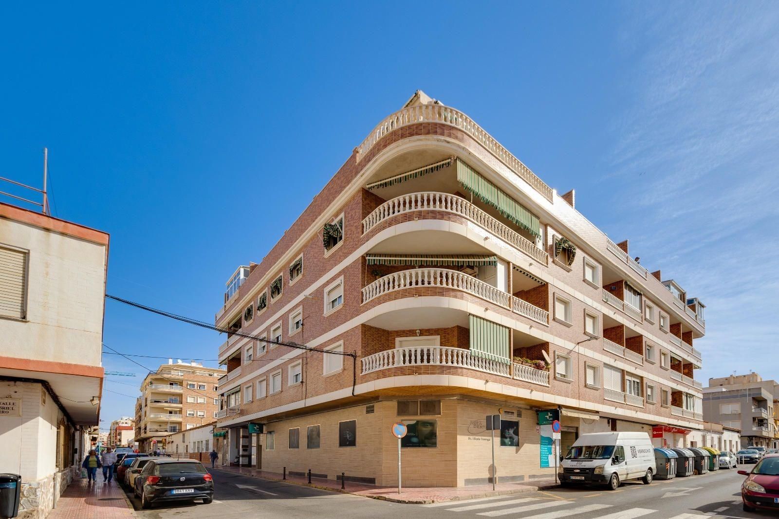 3-Bedroom Apartment in Torrevieja, Torrevieja - Image 1