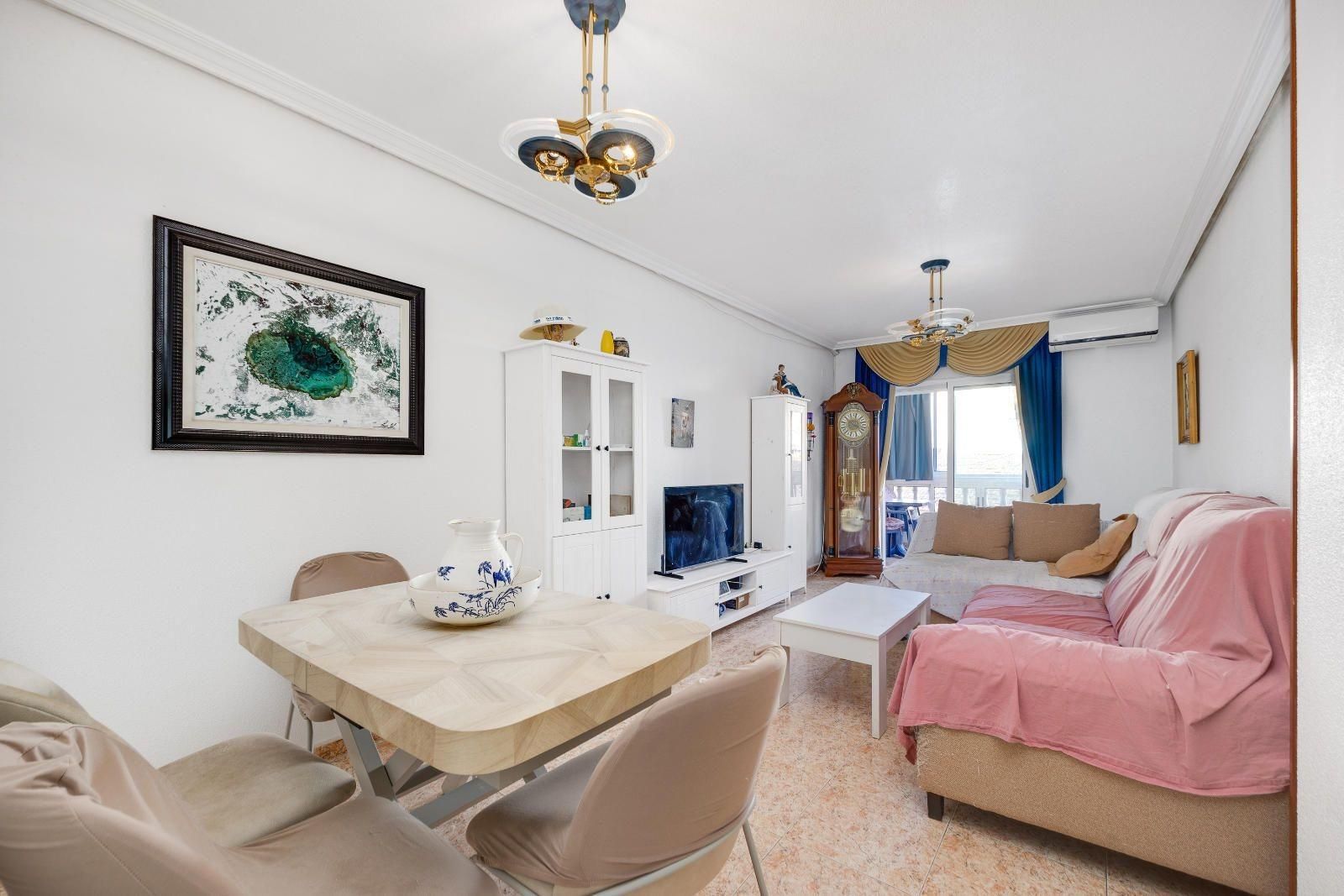 3-Bedroom Apartment in Torrevieja, Torrevieja - Image 2