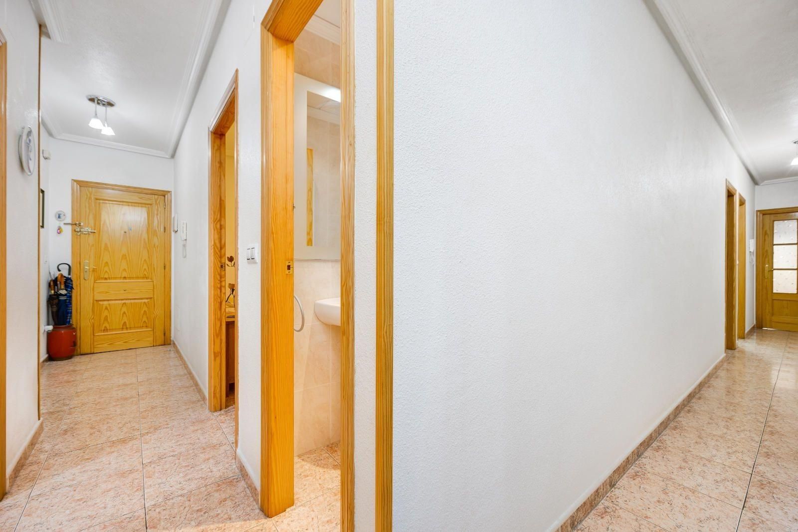 3-Bedroom Apartment in Torrevieja, Torrevieja - Image 20