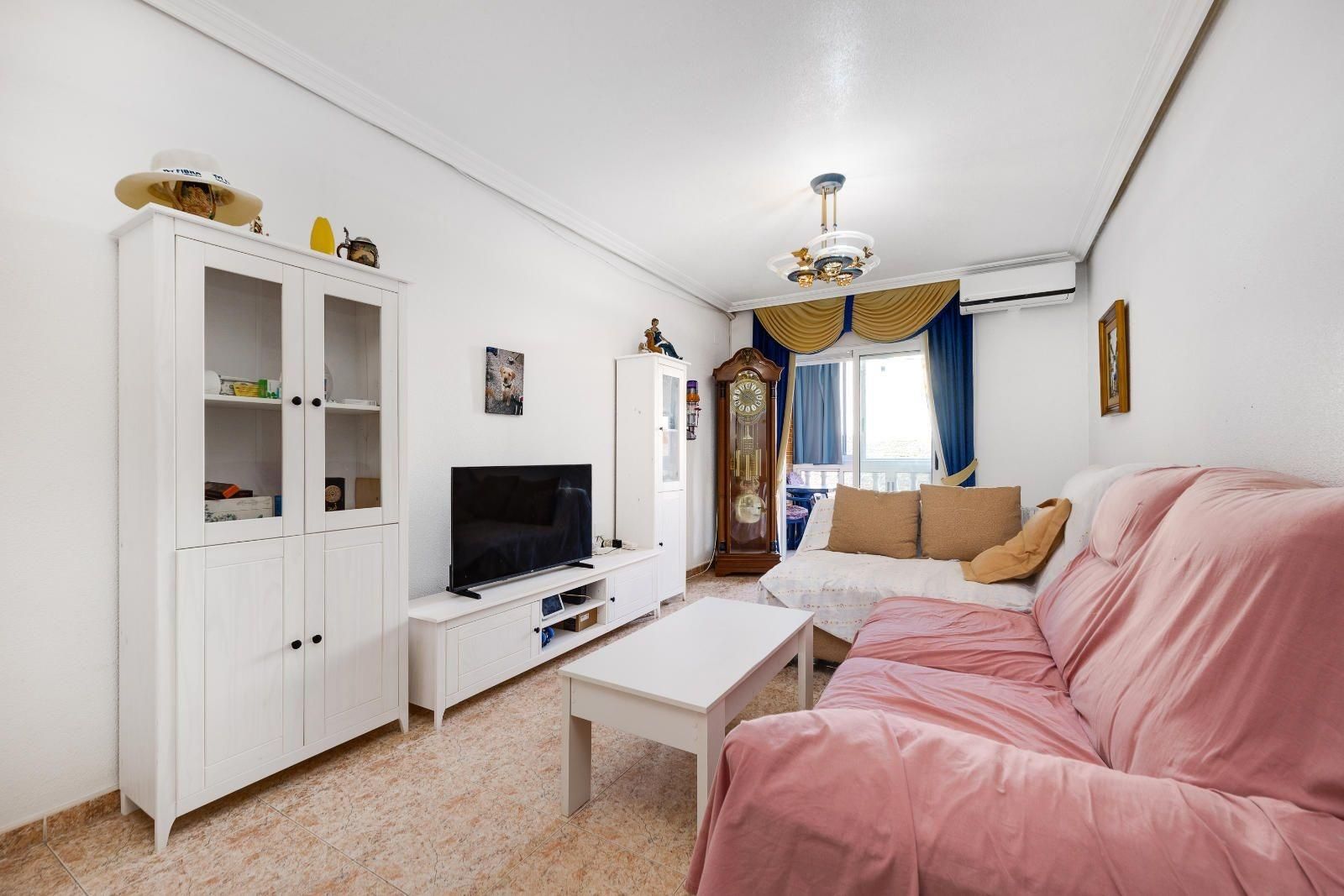 3-Bedroom Apartment in Torrevieja, Torrevieja - Image 3