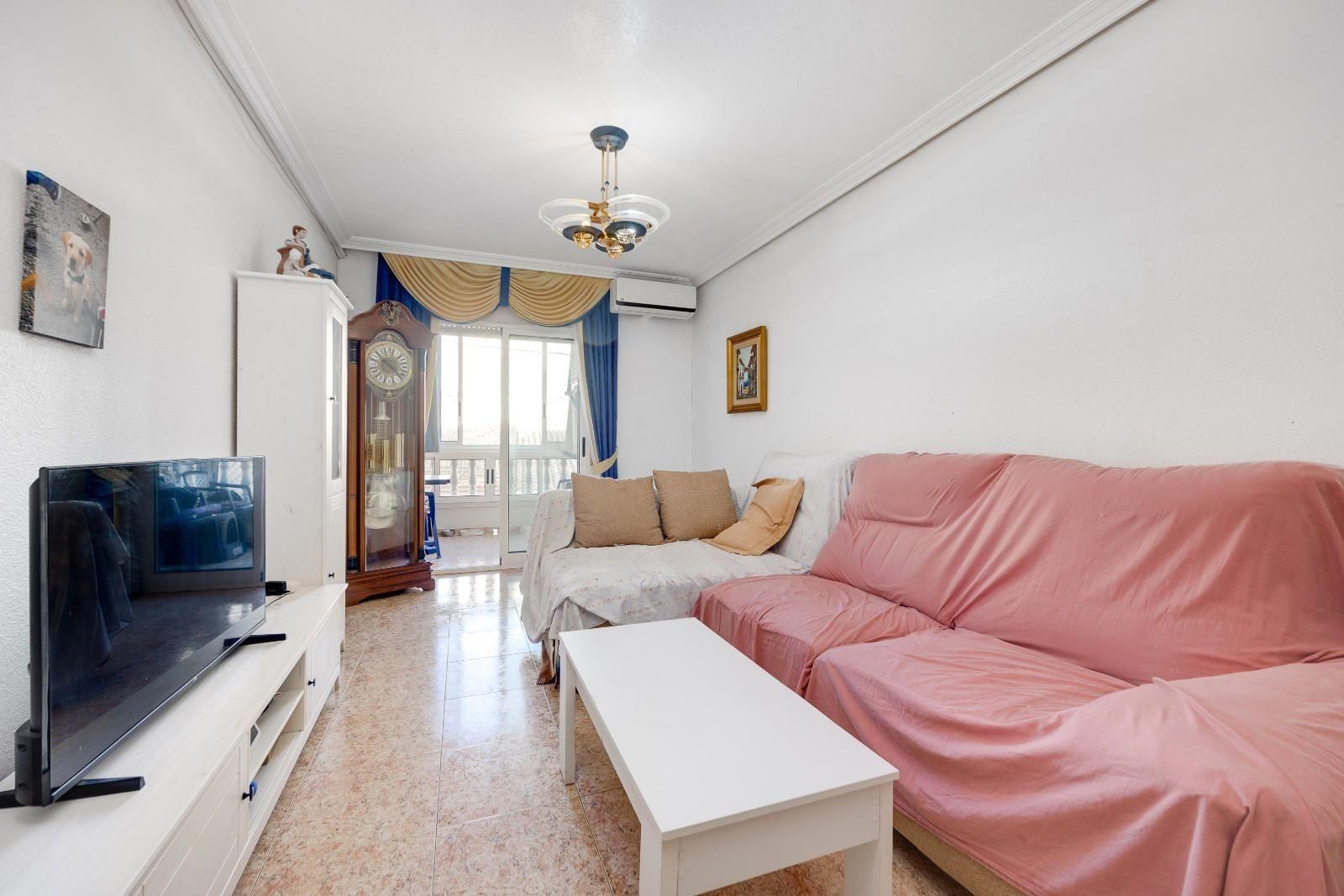 3-Bedroom Apartment in Torrevieja, Torrevieja - Image 4