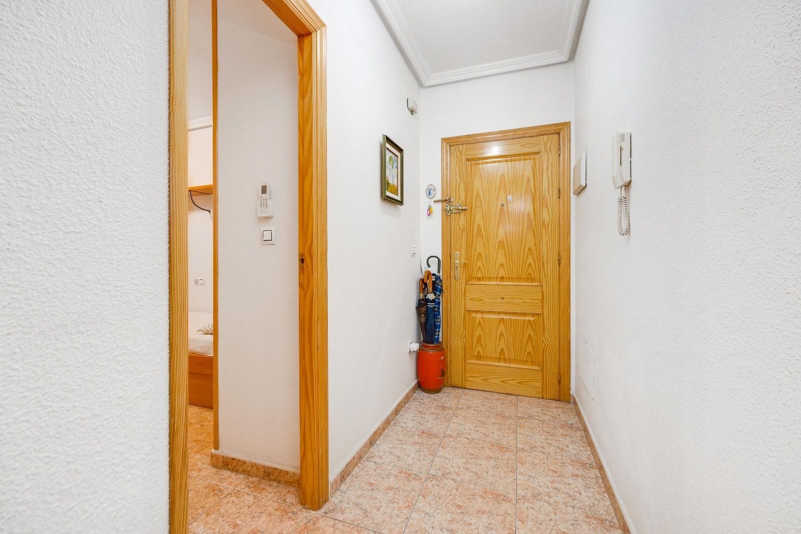 3-Bedroom Apartment in Torrevieja, Torrevieja - Image 8