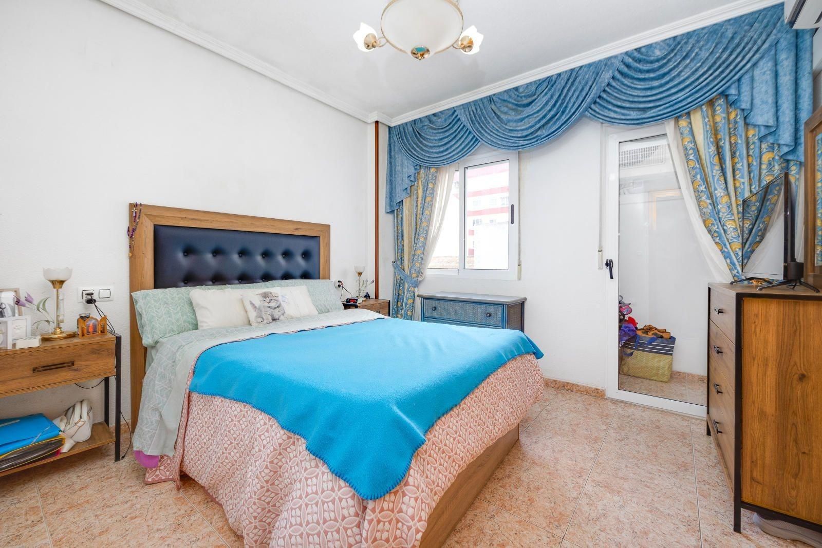 3-Bedroom Apartment in Torrevieja, Torrevieja - Image 9
