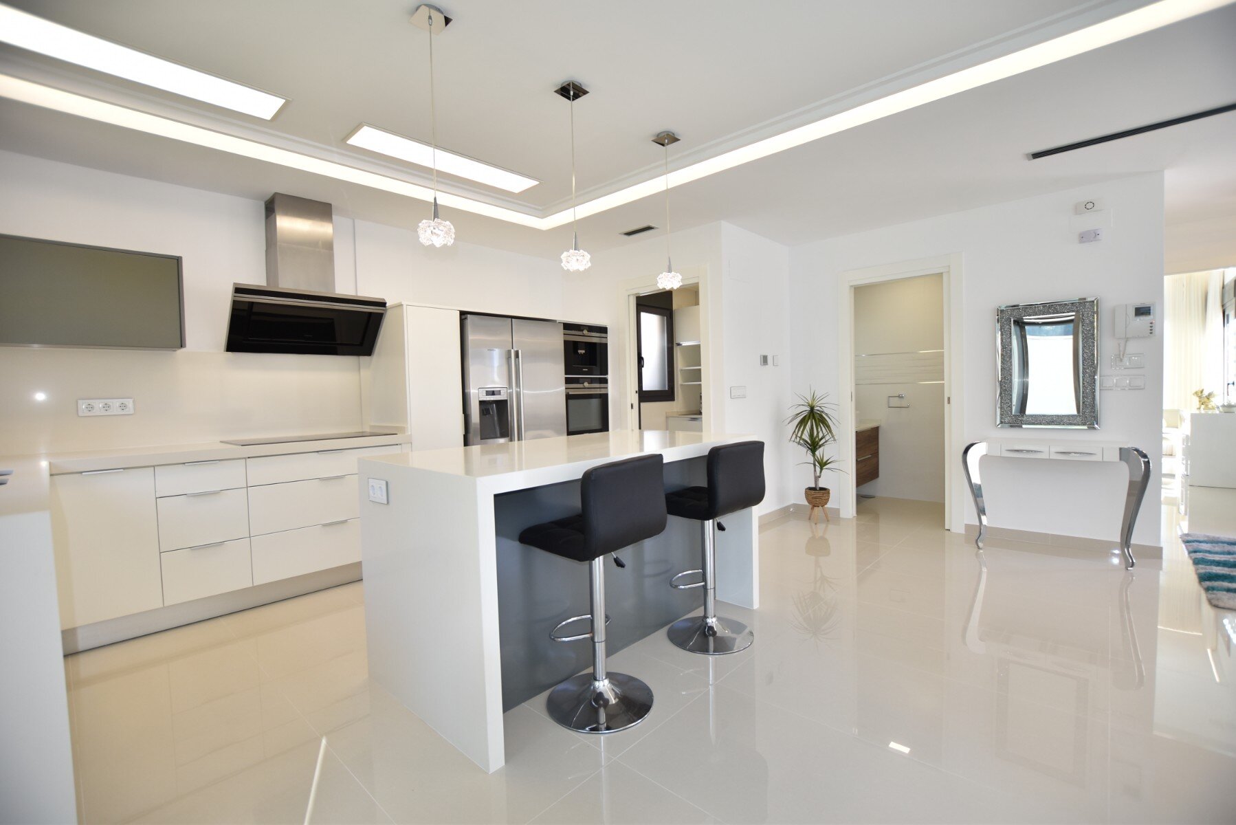 Villa met 5 Slaapkamers in Pueblo, San Miguel de Salinas - Image 11