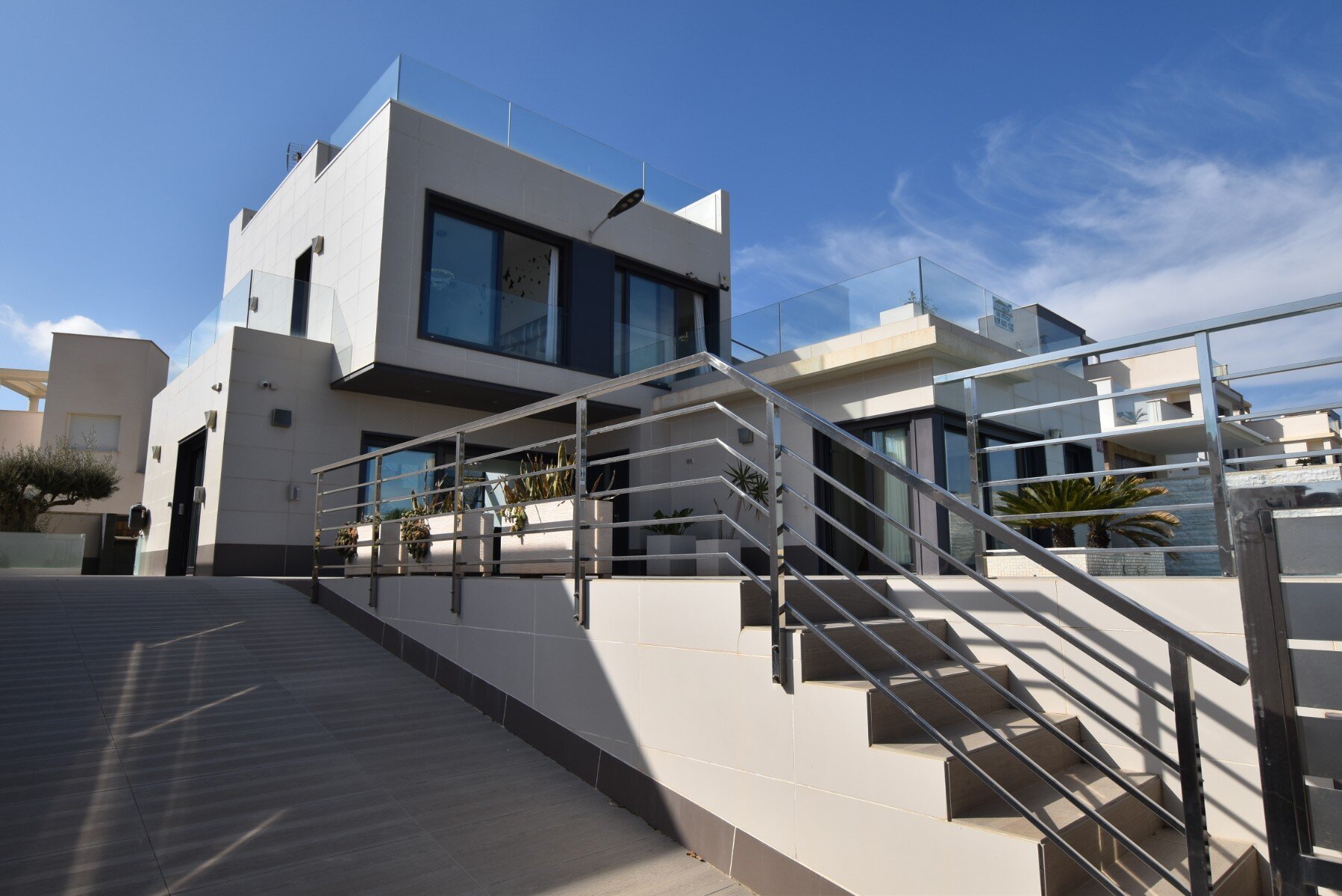 Villa met 5 Slaapkamers in Pueblo, San Miguel de Salinas - Image 2