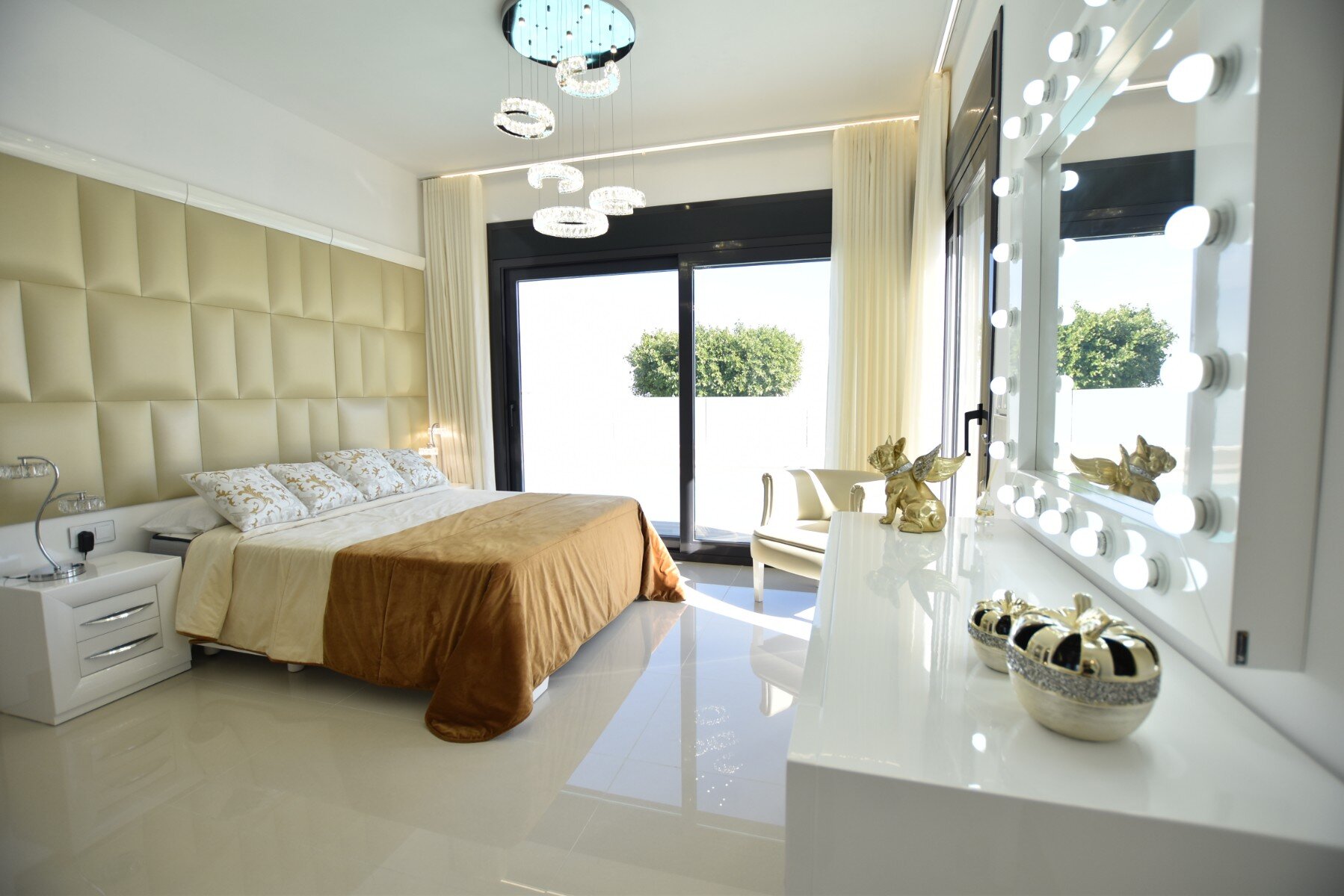 Villa met 5 Slaapkamers in Pueblo, San Miguel de Salinas - Image 31