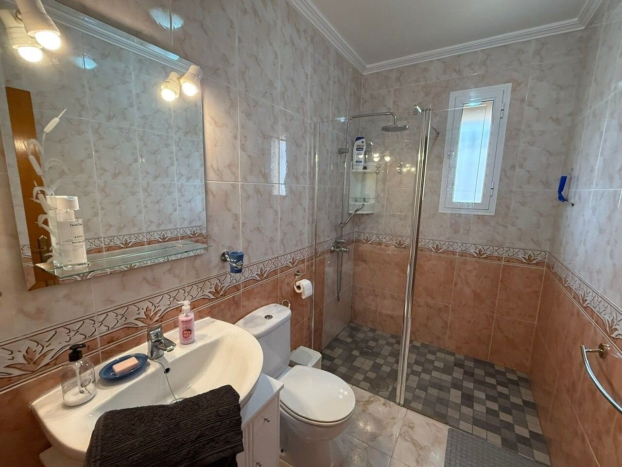 5-Bedroom Villa in Villamartin, Orihuela Costa - Image 23