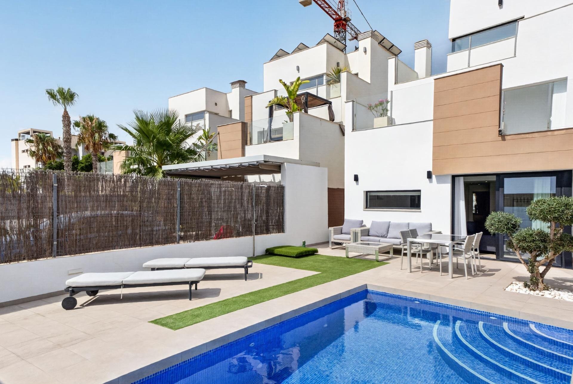 3-Bedroom Villa in El Raso, Guardamar del Segura - Image 2