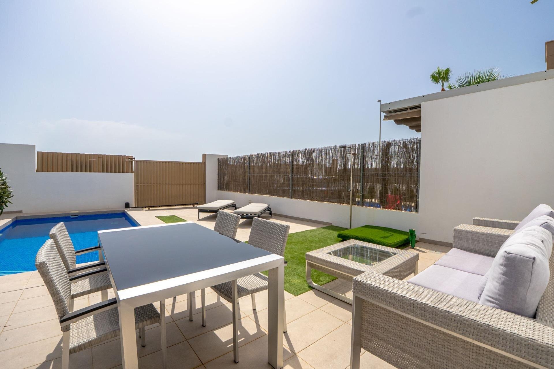 3-Bedroom Villa in El Raso, Guardamar del Segura - Image 8