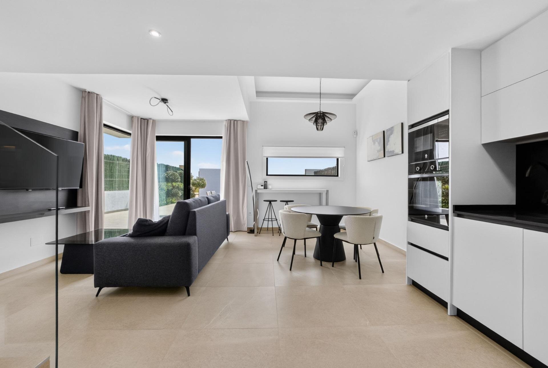 3-Bedroom Villa in El Raso, Guardamar del Segura - Image 9