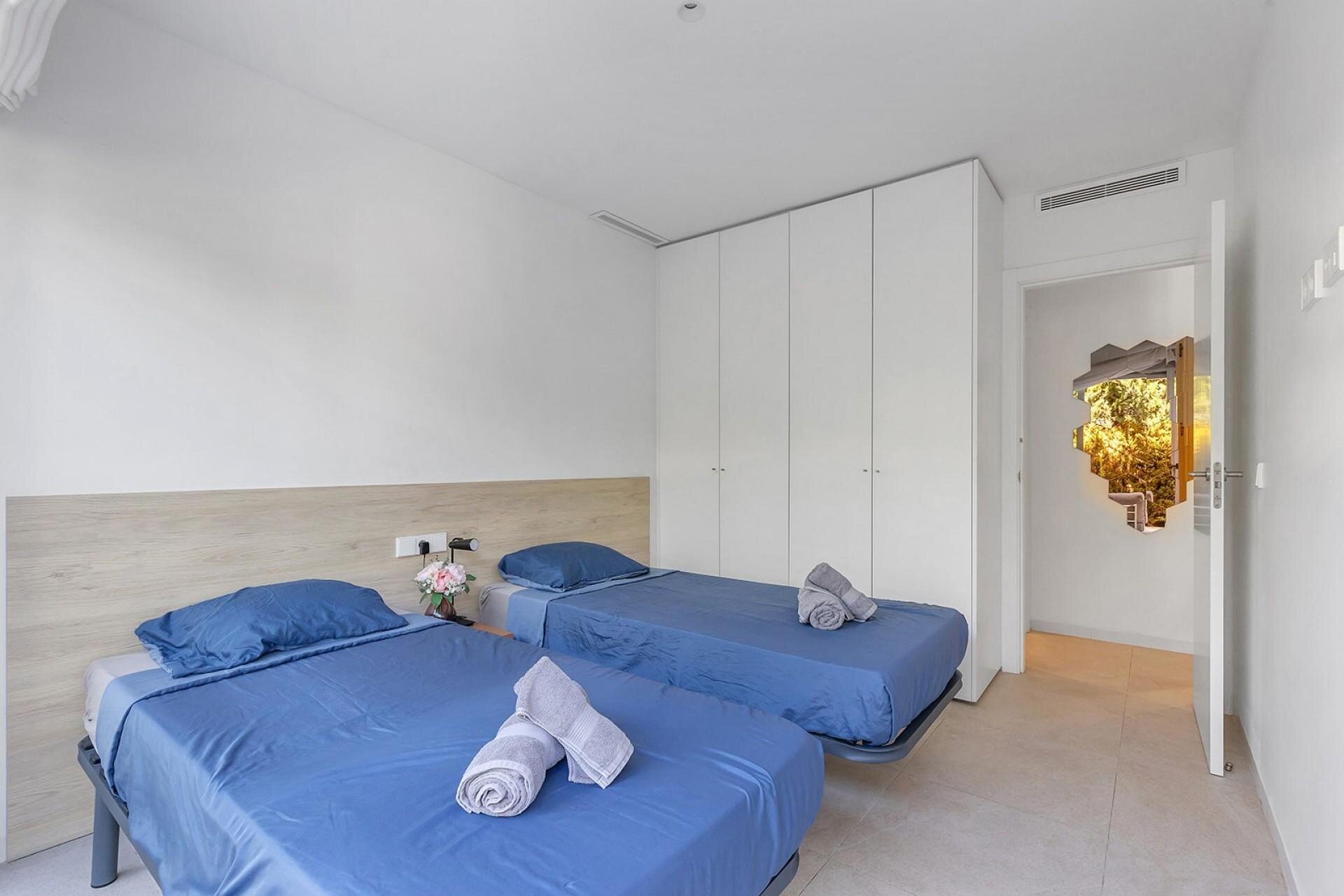 2-Bedroom Apartment in Los Balcones, Torrevieja - Image 10