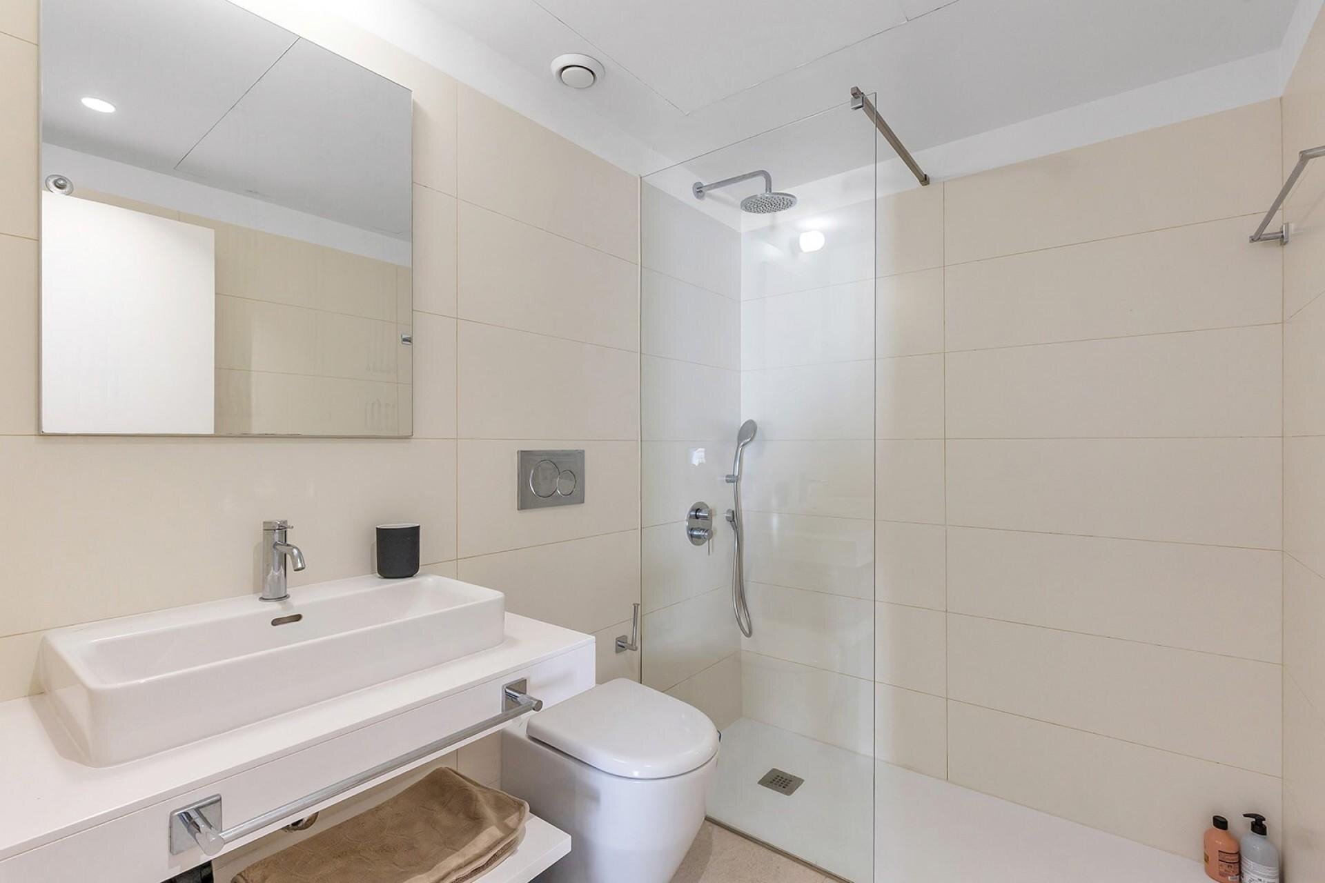 2-Bedroom Apartment in Los Balcones, Torrevieja - Image 11