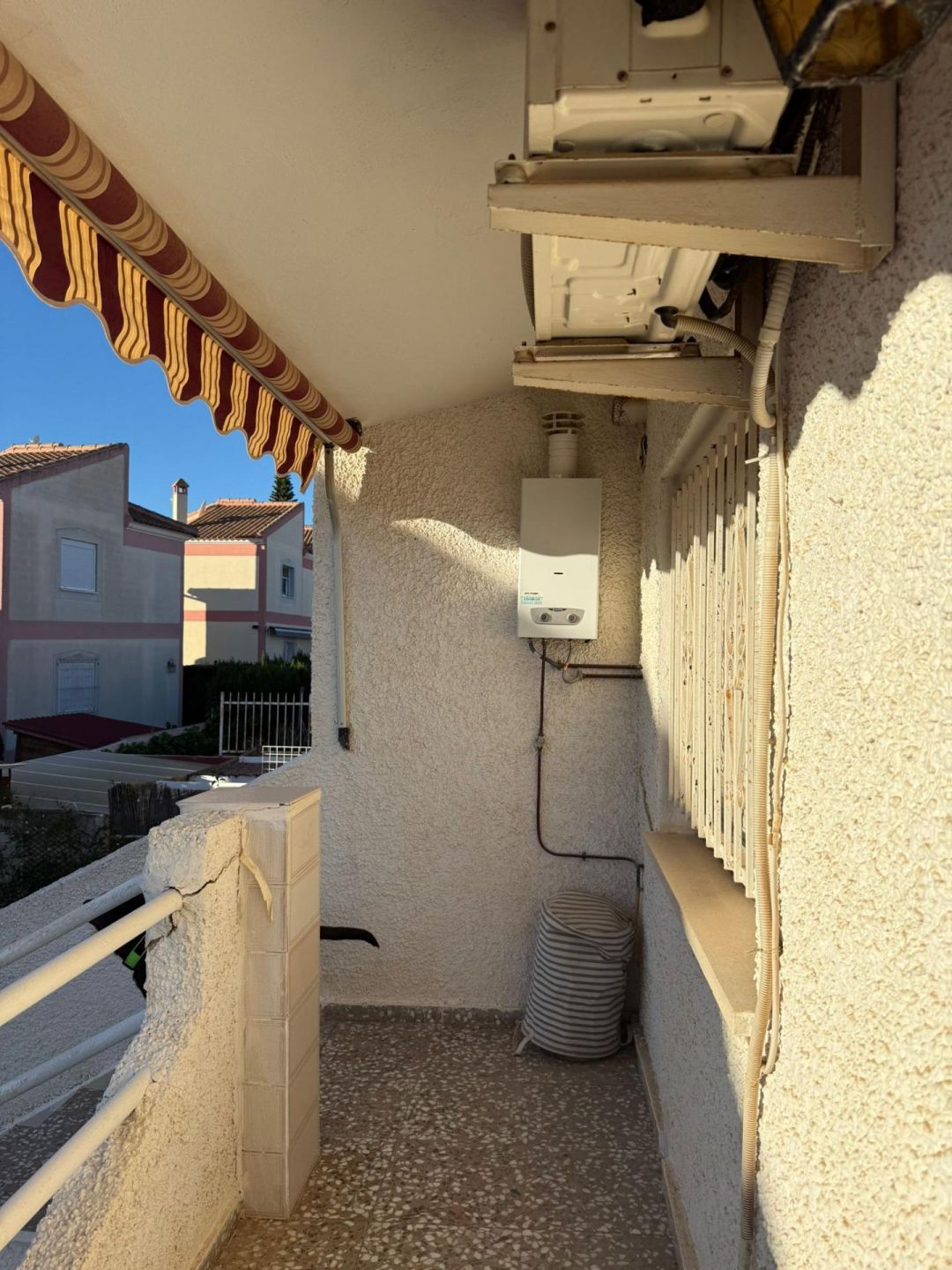 3-Bedroom House in La Siesta, Torrevieja - Image 18