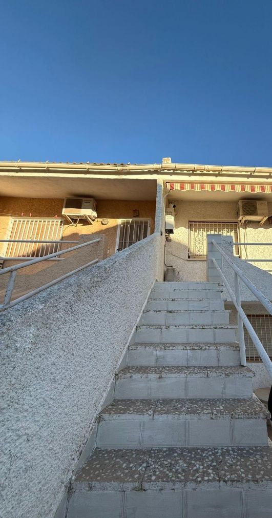 3-Bedroom House in La Siesta, Torrevieja - Image 21
