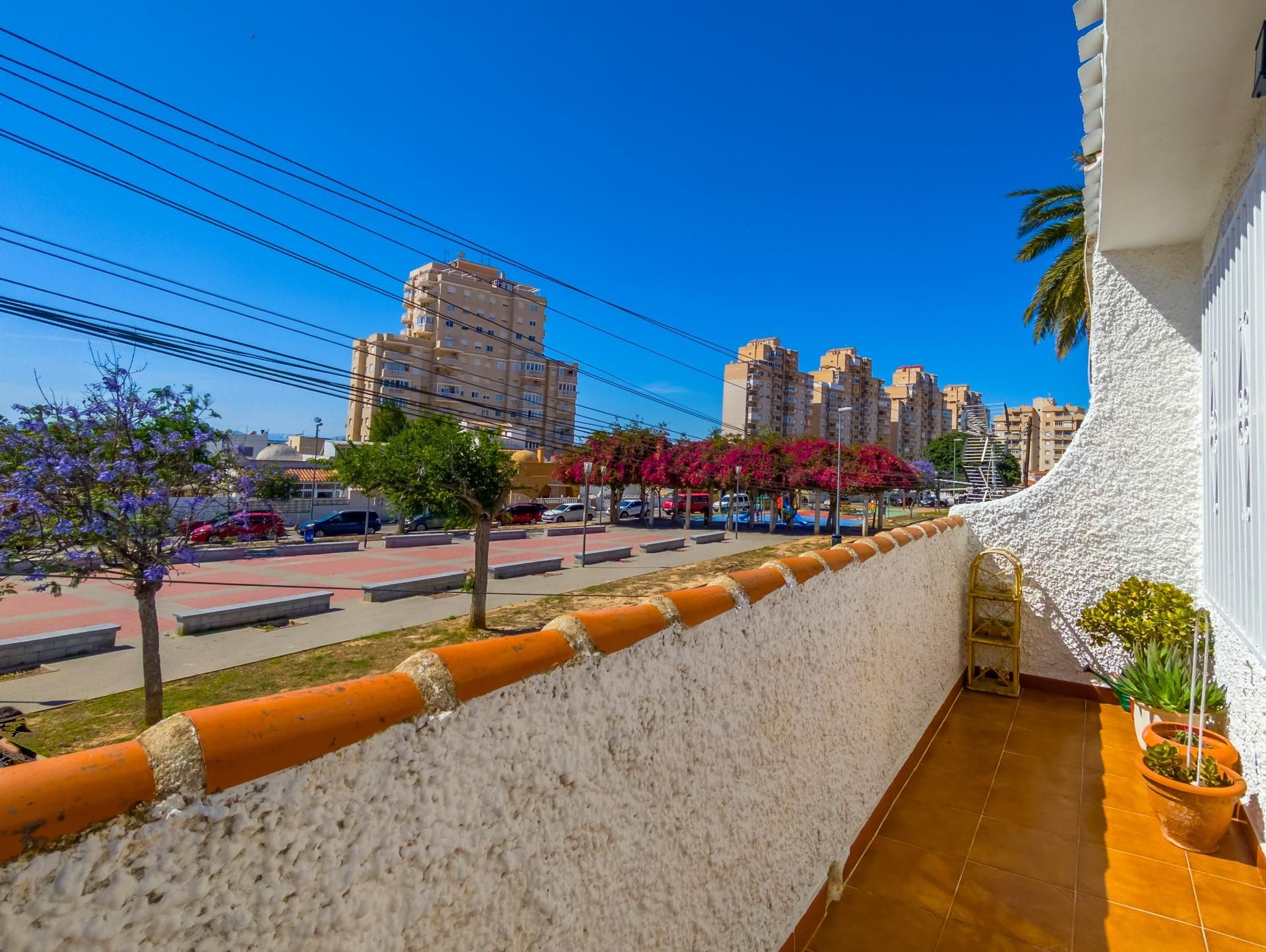 Huis met 3 Slaapkamers in Playa del Cura, Torrevieja - Image 11