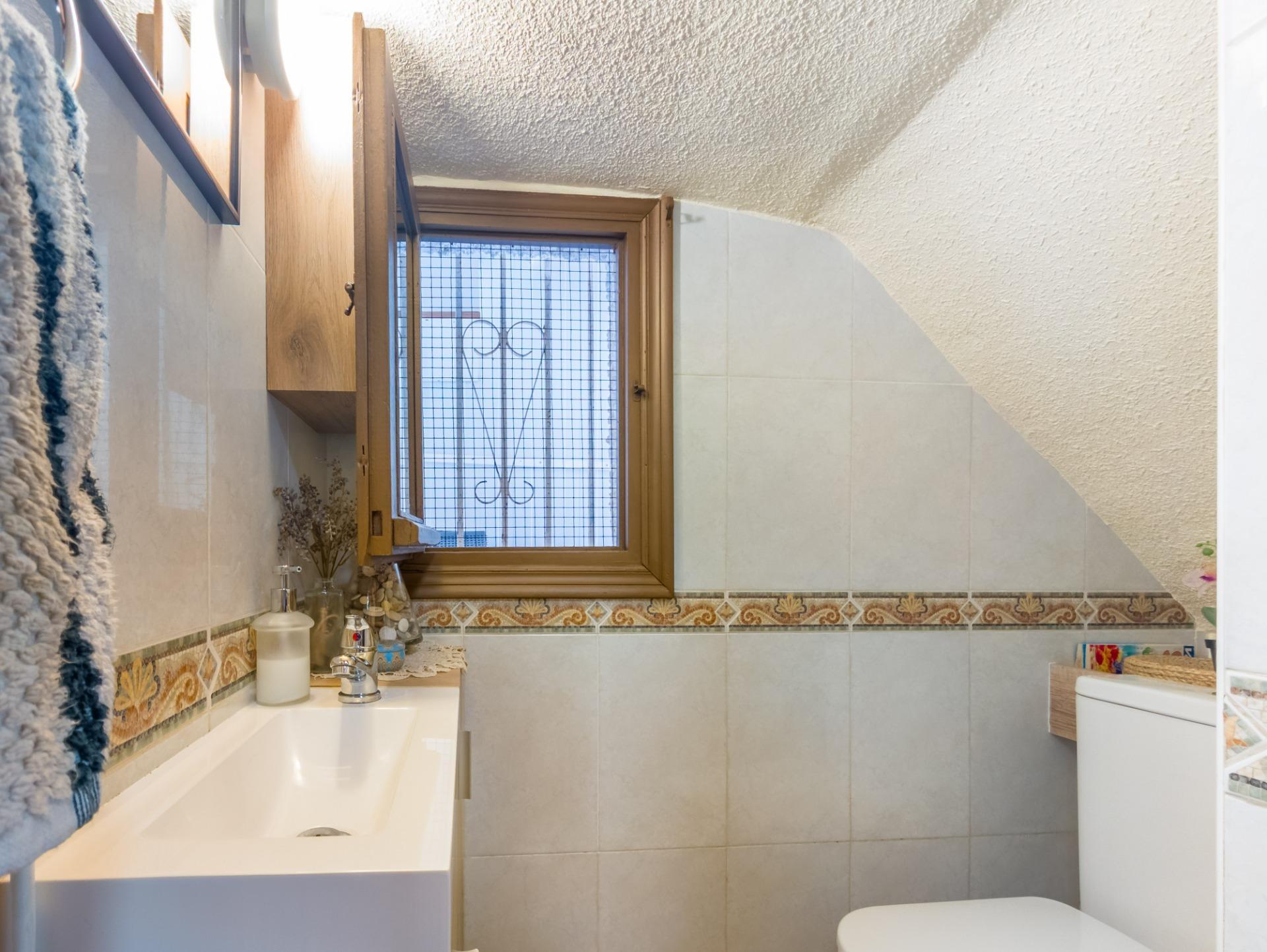 Huis met 3 Slaapkamers in Playa del Cura, Torrevieja - Image 13