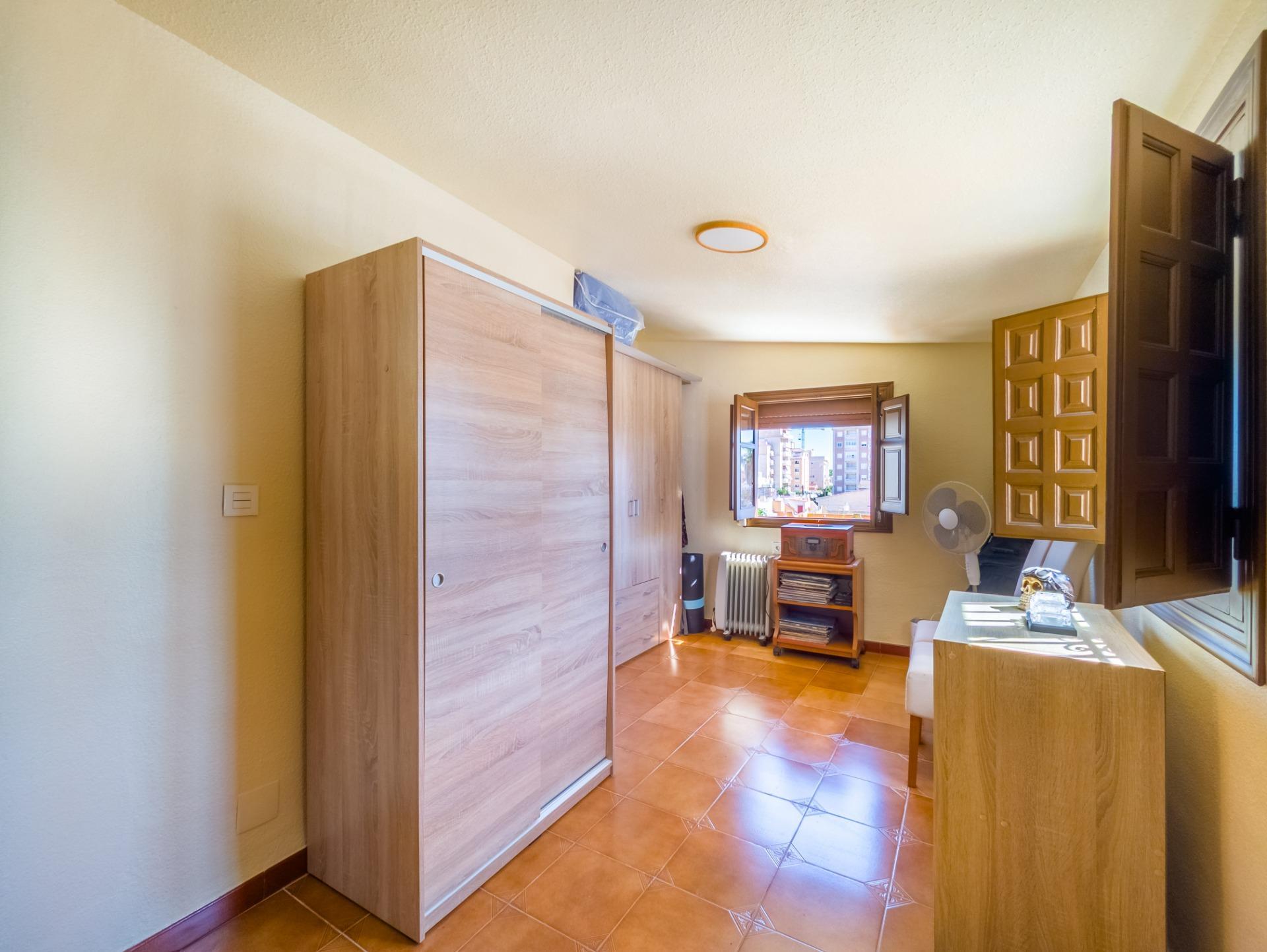 Huis met 3 Slaapkamers in Playa del Cura, Torrevieja - Image 16