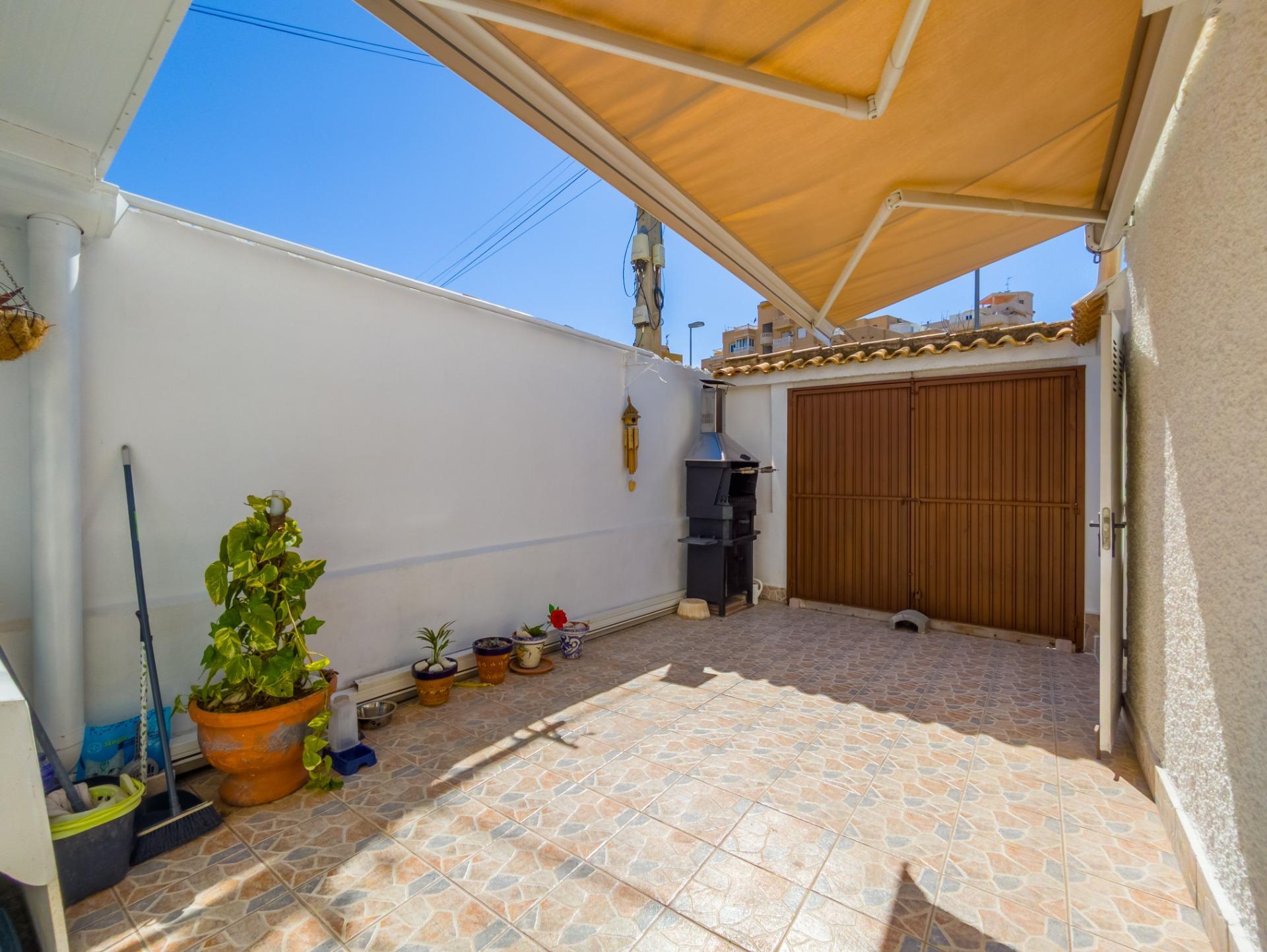 Huis met 3 Slaapkamers in Playa del Cura, Torrevieja - Image 3