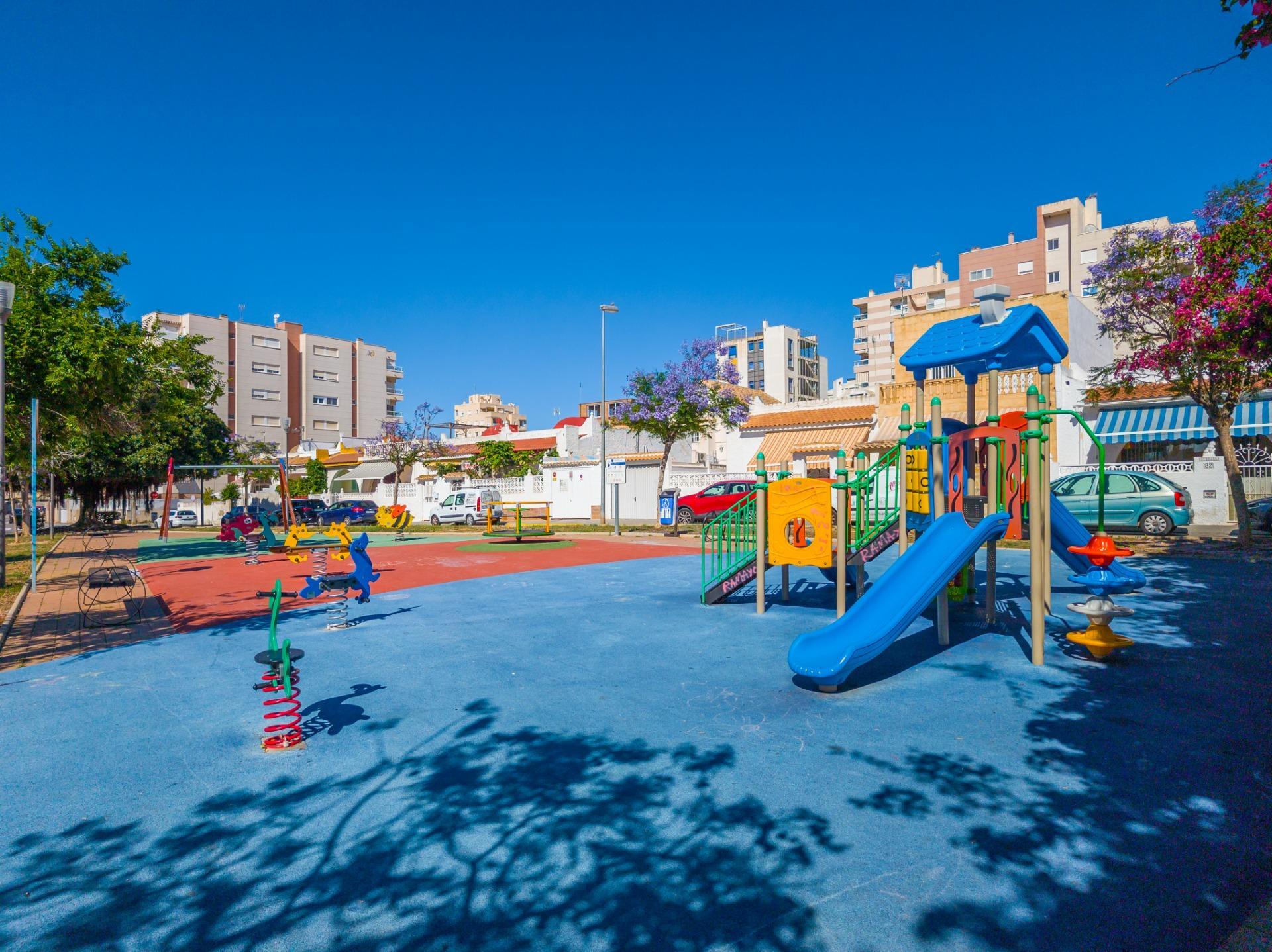 Huis met 3 Slaapkamers in Playa del Cura, Torrevieja - Image 30