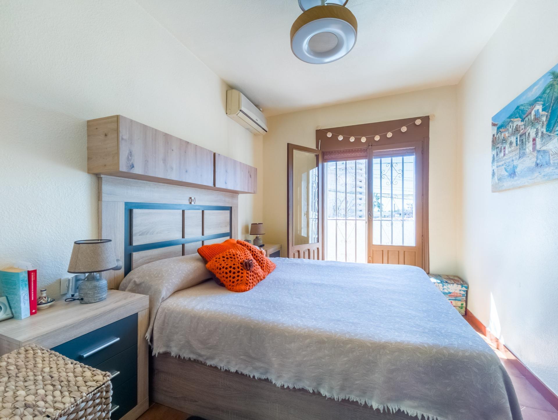 Huis met 3 Slaapkamers in Playa del Cura, Torrevieja - Image 9