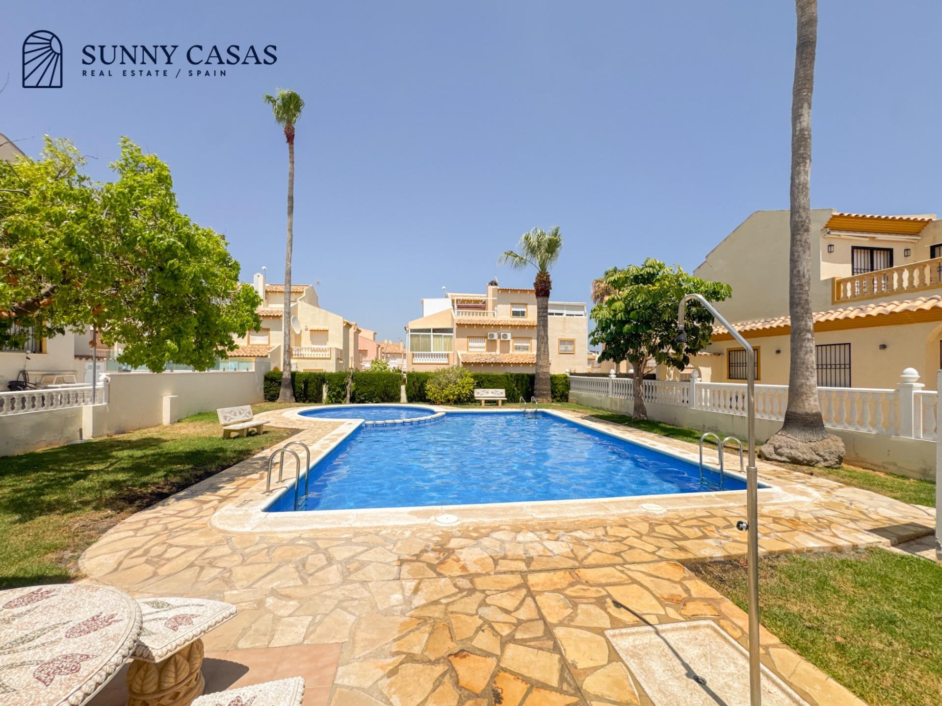Dom bliźniak z 3 Sypialniami w La Zenia, Orihuela Costa - Image 2