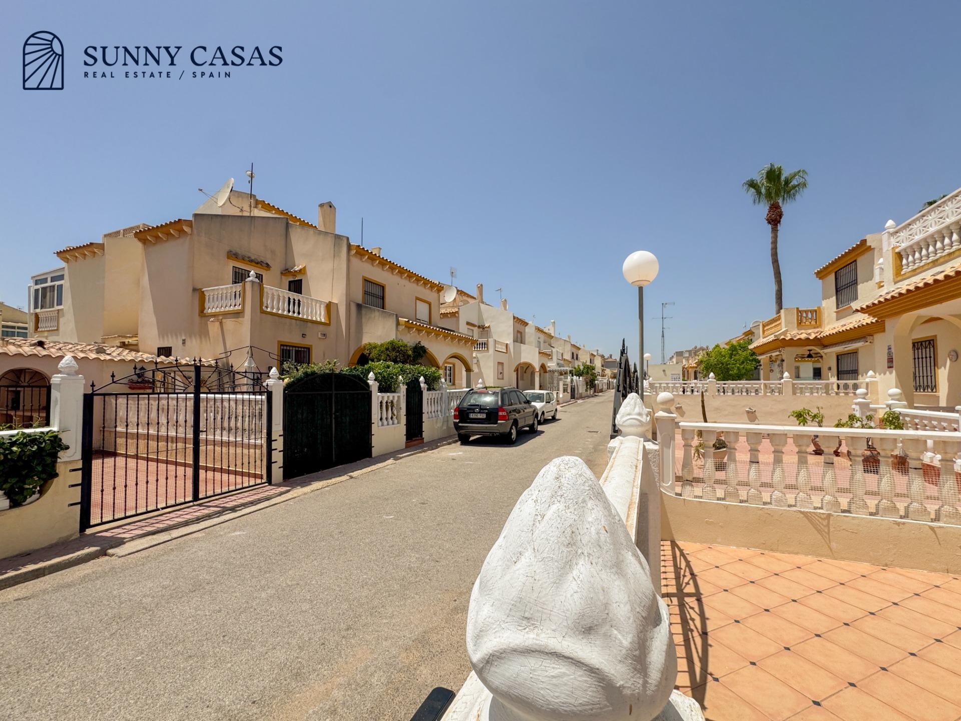 Dom bliźniak z 3 Sypialniami w La Zenia, Orihuela Costa - Image 31