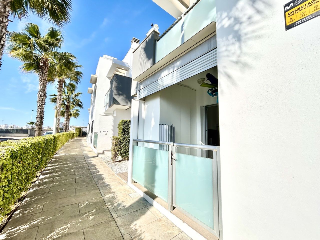 2-Bedroom Apartment in Rocio del Mar, Orihuela Costa - Image 31